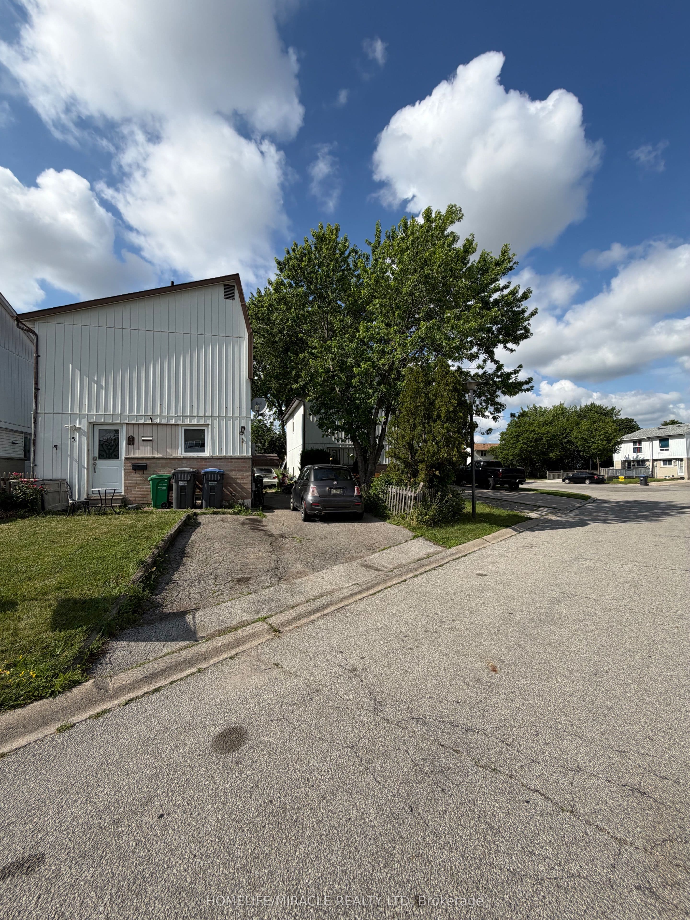 5 Glencairn Square — featured photograph