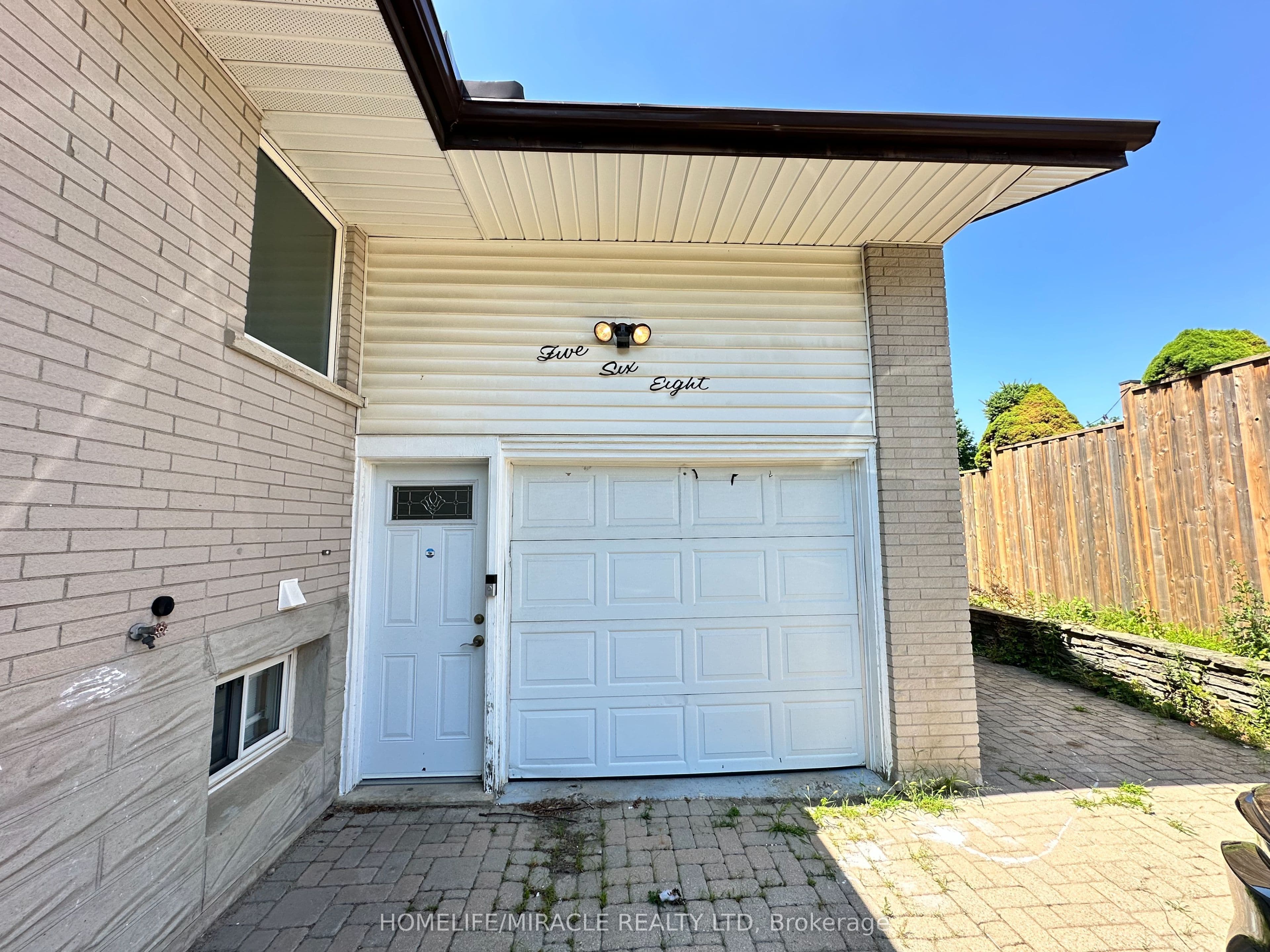 568 Greenbrook Drive #BSMT — photograph 2