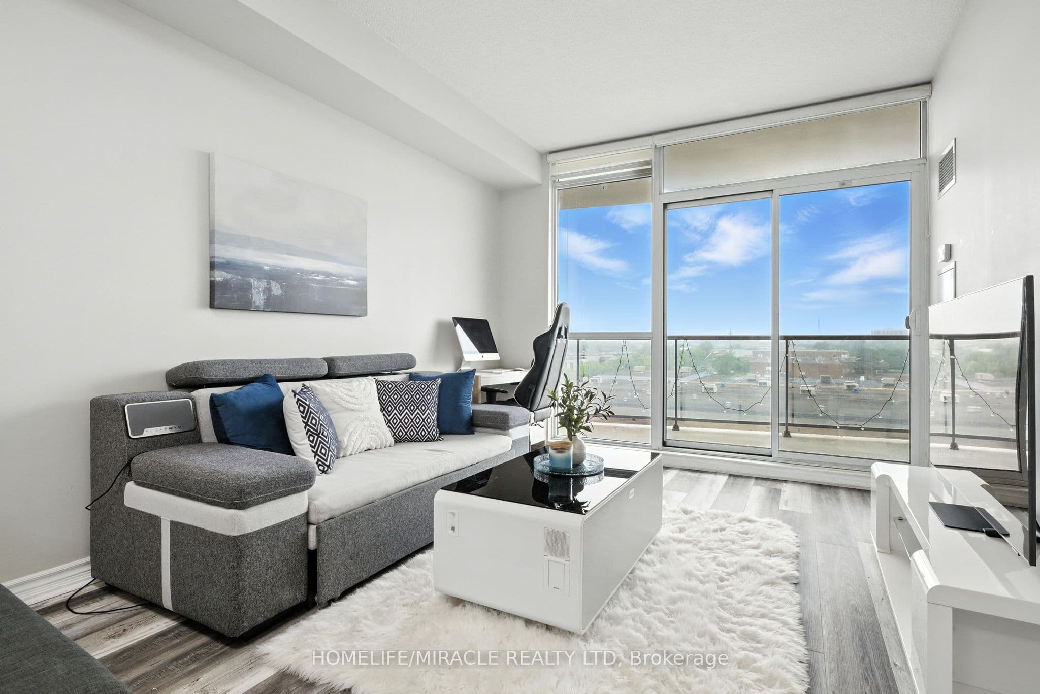 1328 Birchmount Road #607 — photograph 2