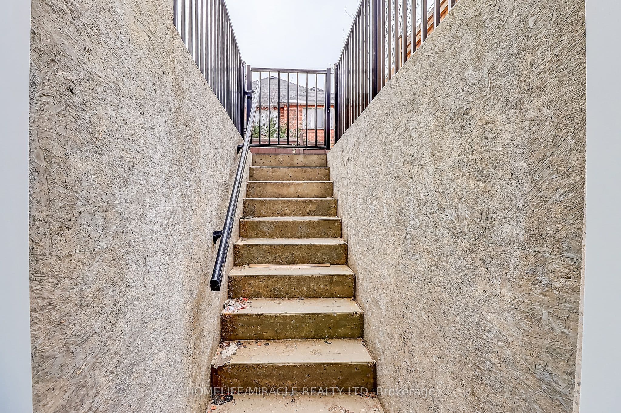 6892 Postmaster Ridge — photograph 2