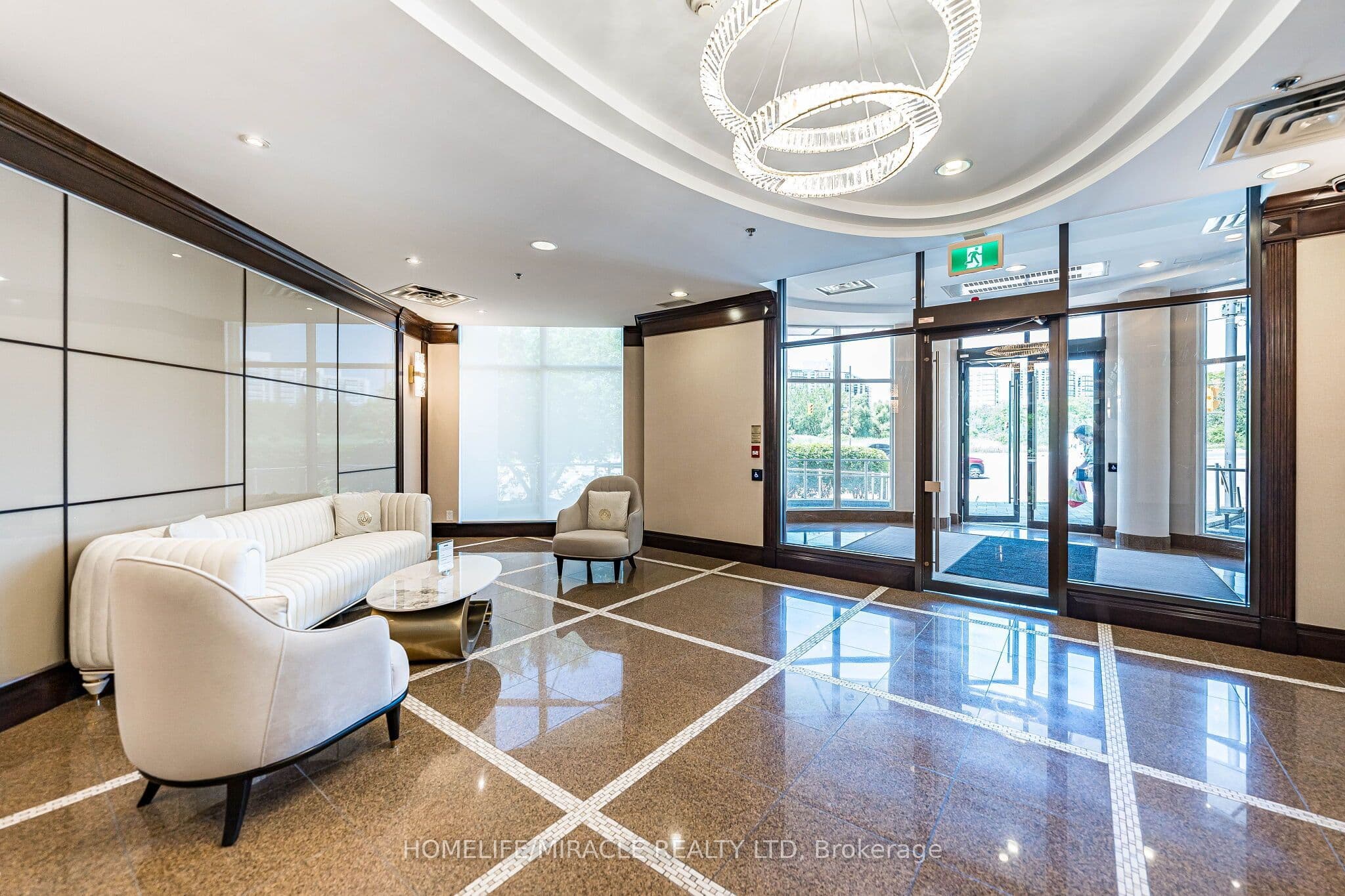 18 Harding Boulevard #121 — photograph 4