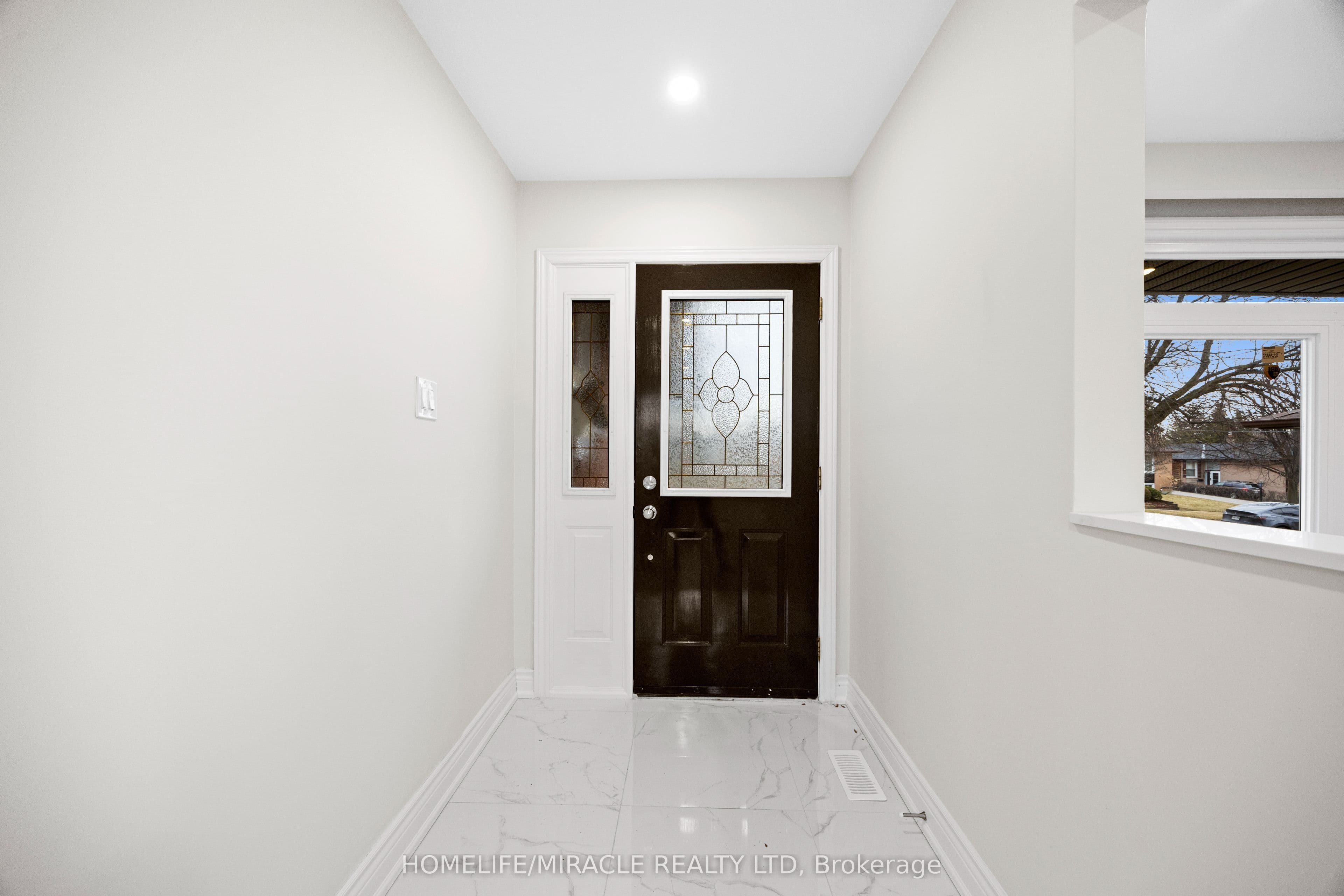 46 Flintwick Drive — photograph 4