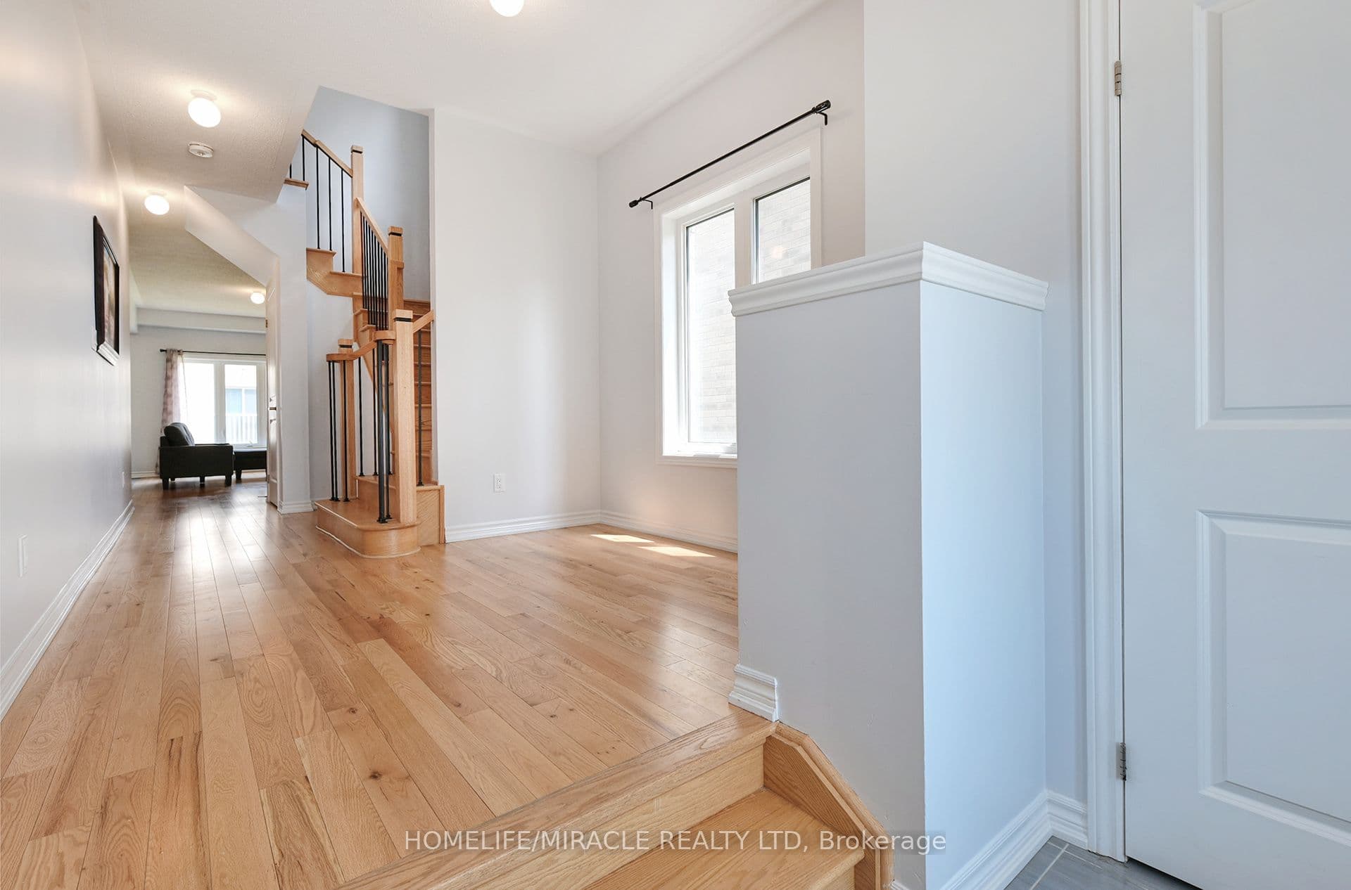 2419 Angora Street — photograph 4