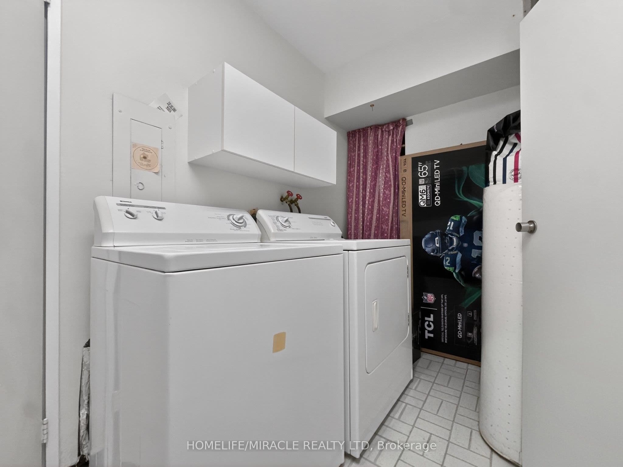 1580 Mississauga valley Boulevard #412 — photograph 2