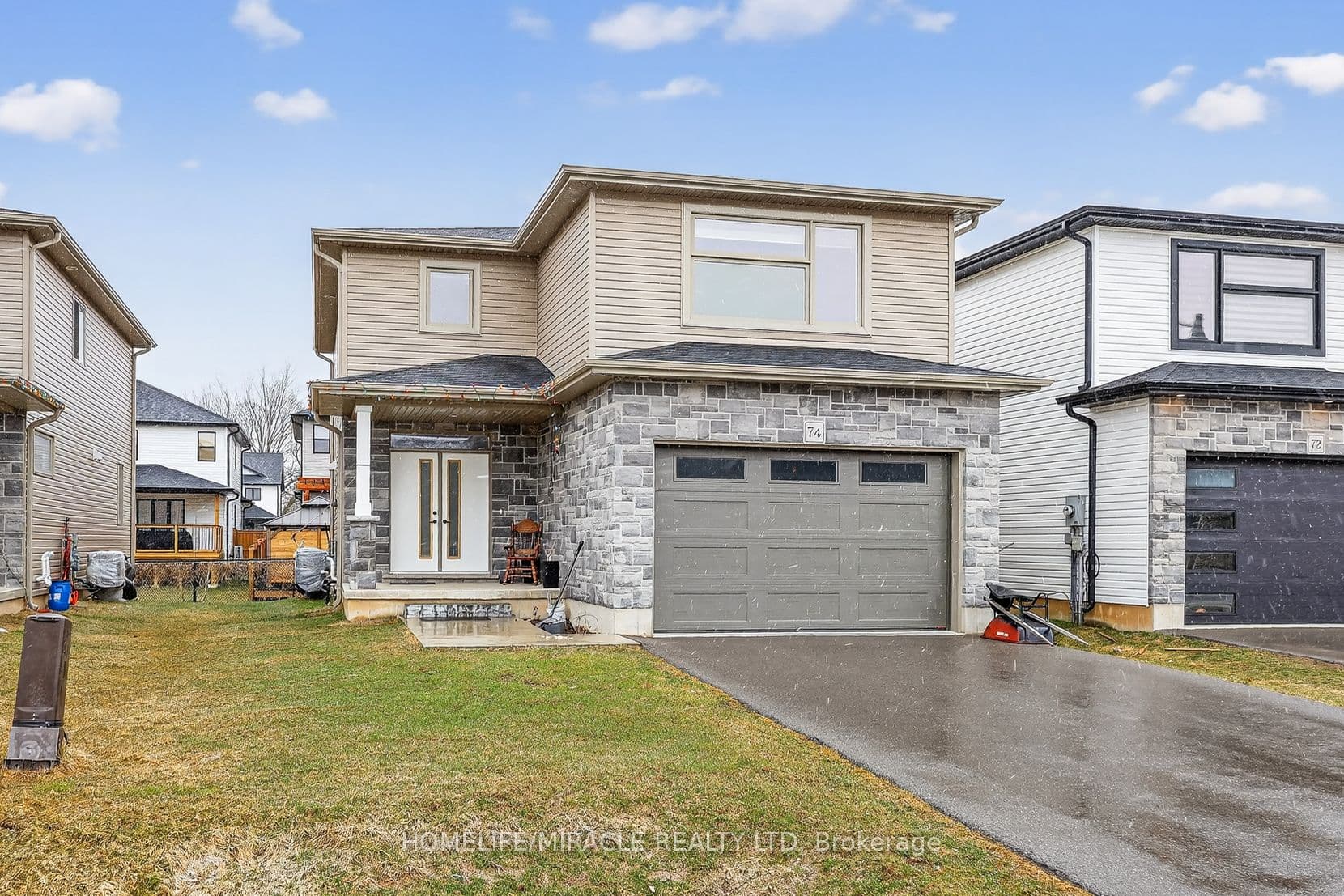 74 Cash Crescent — photograph 3