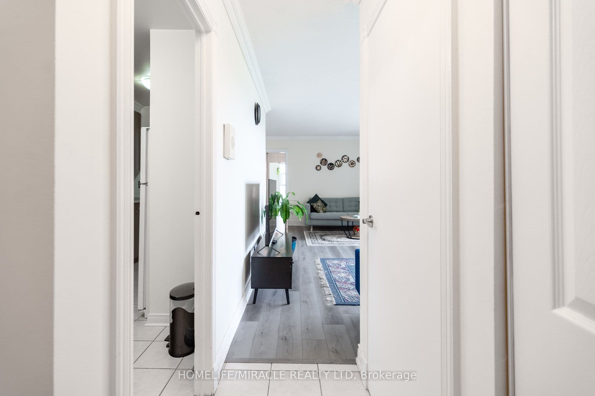 3025 Queen Frederica Drive #807 — photograph 2