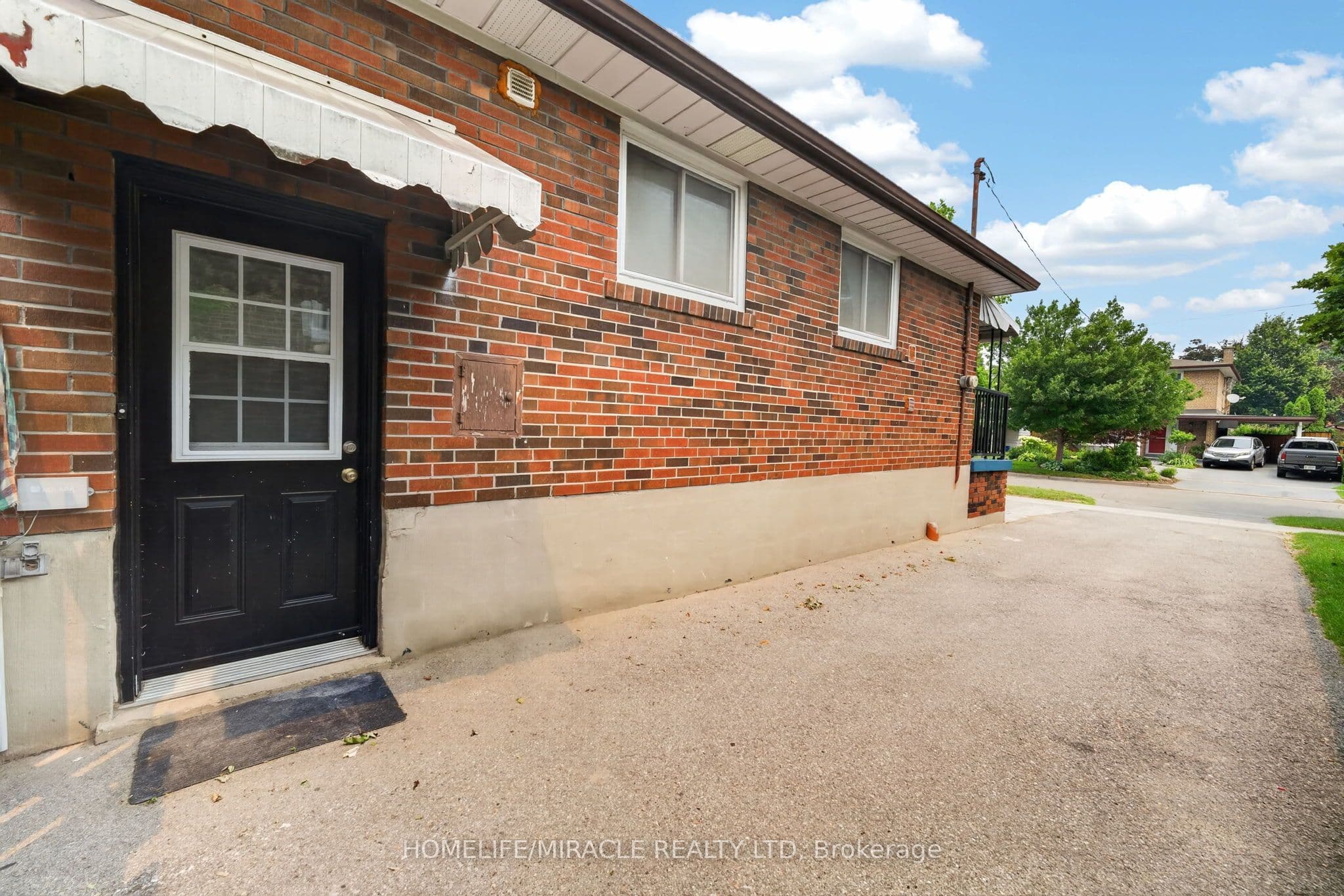 14 Marlena Drive — photograph 2