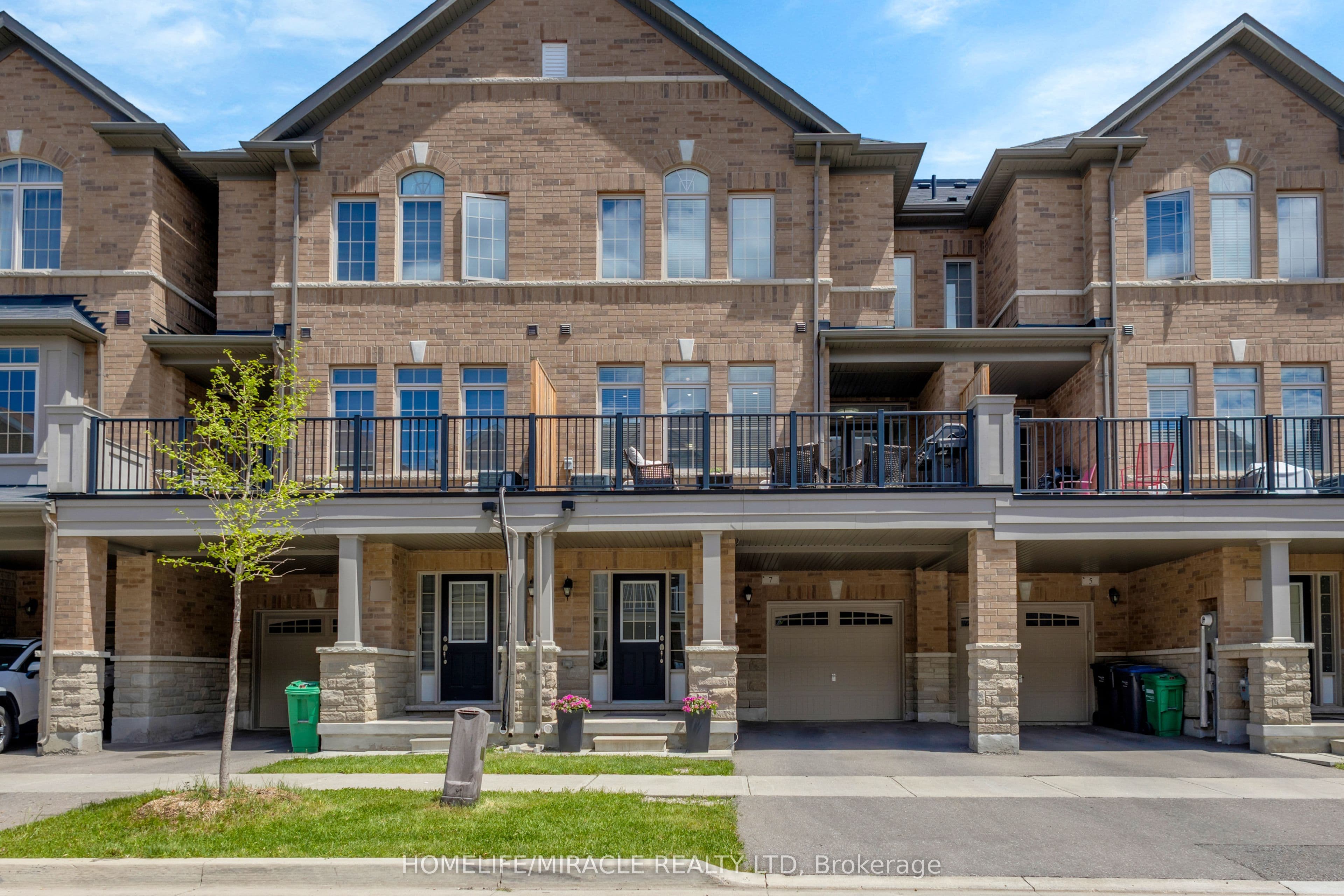 7 Haymarket Drive — featured photograph