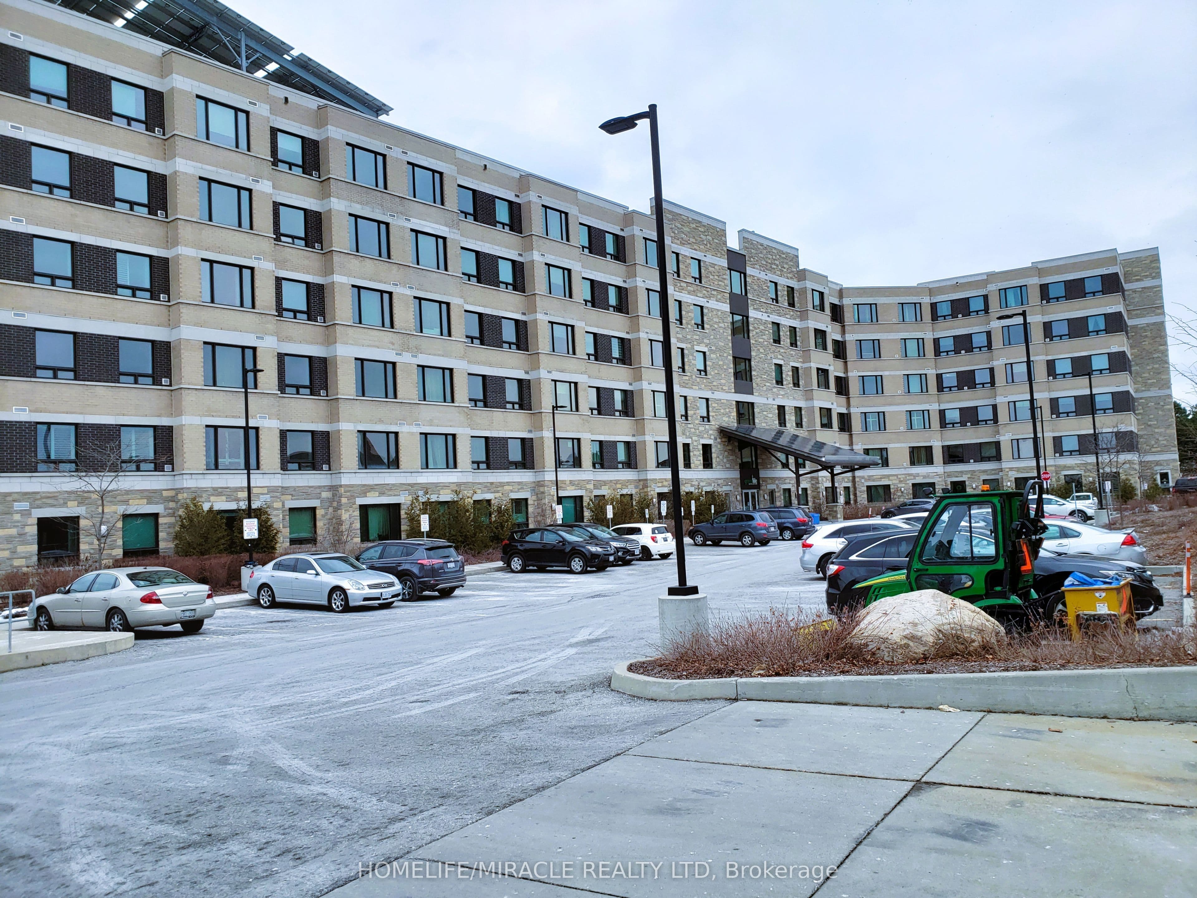 7400 Markham Road #423 — photograph 2
