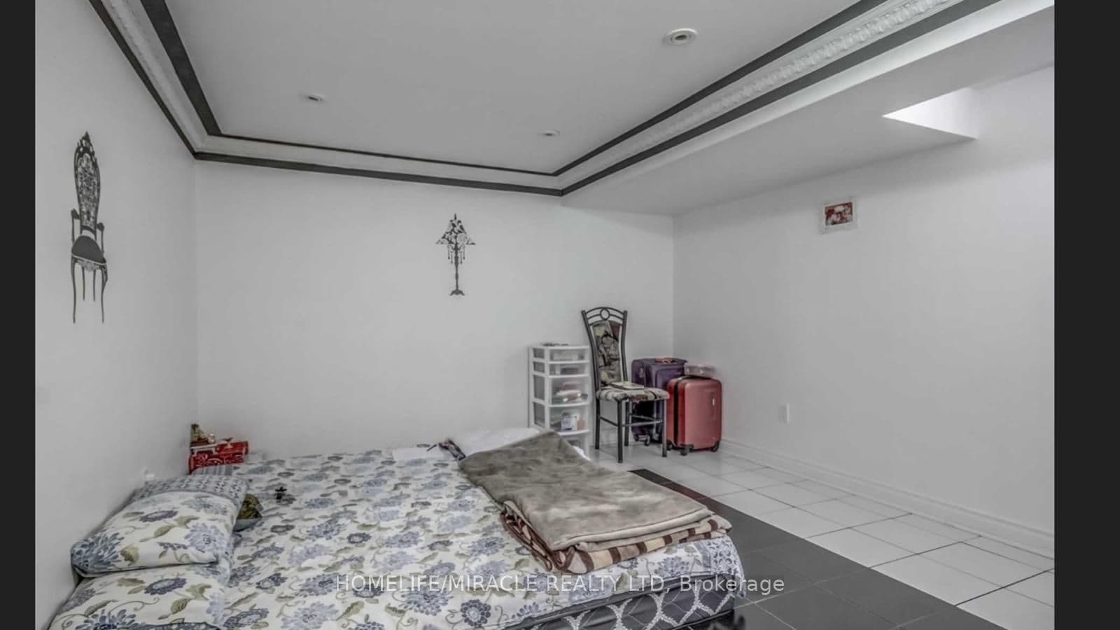 697 Brimorton Drive — photograph 3
