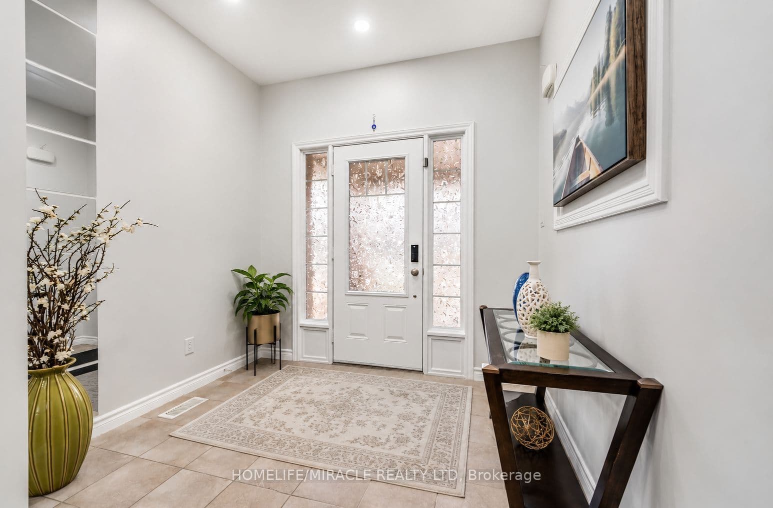 121 Steeplechase Way — photograph 3