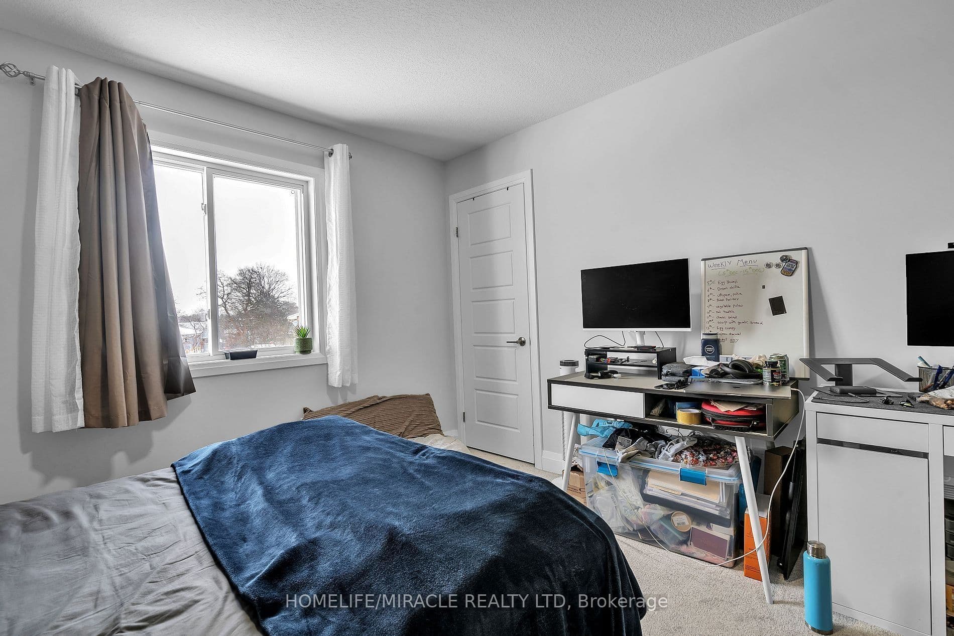 121 Marconi Court — photograph 4