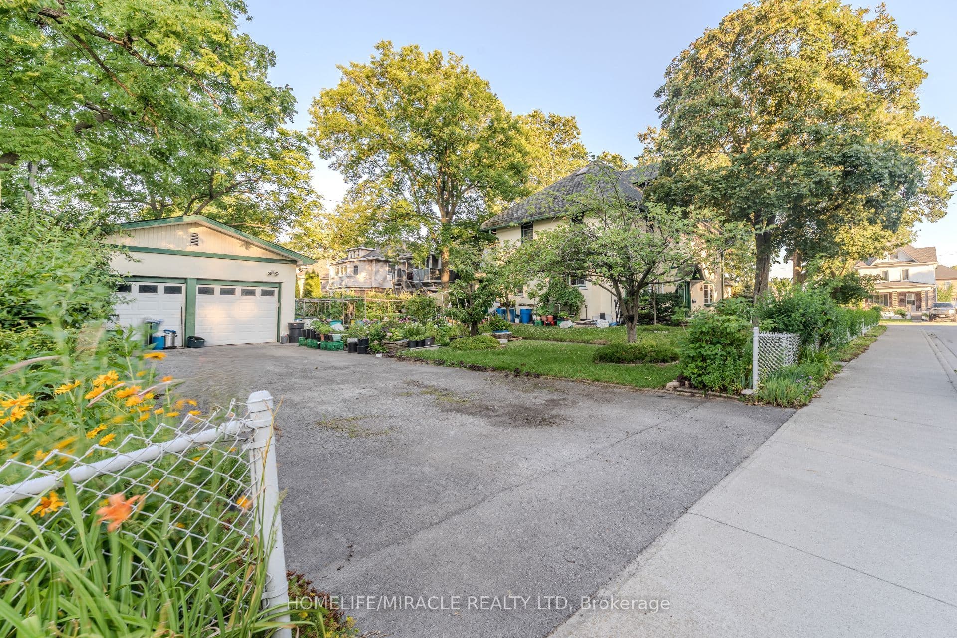 5214 Third Avenue — photograph 3