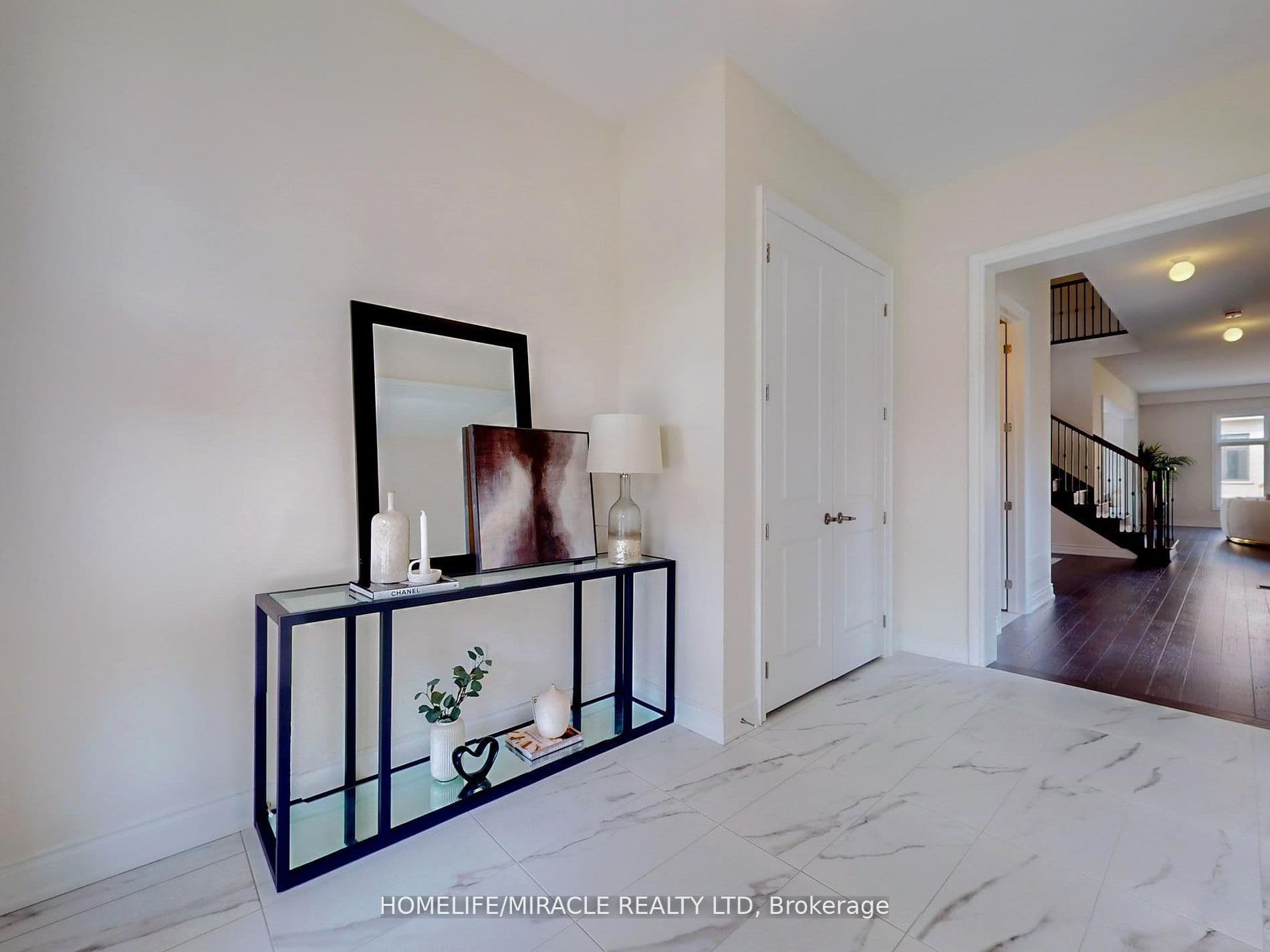 25 Joiner Circle — photograph 3