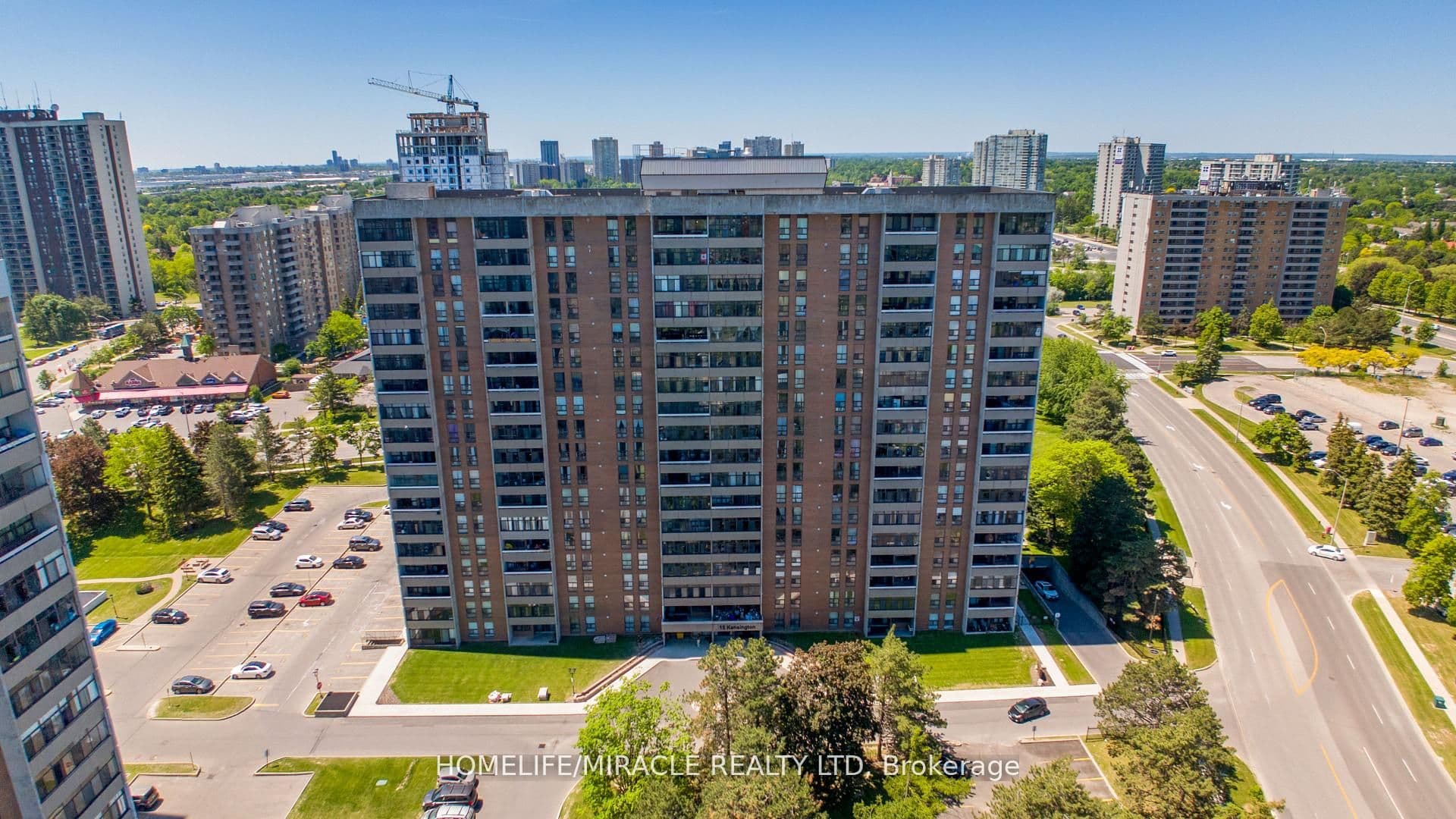15 Kensington Road #907 — featured photograph