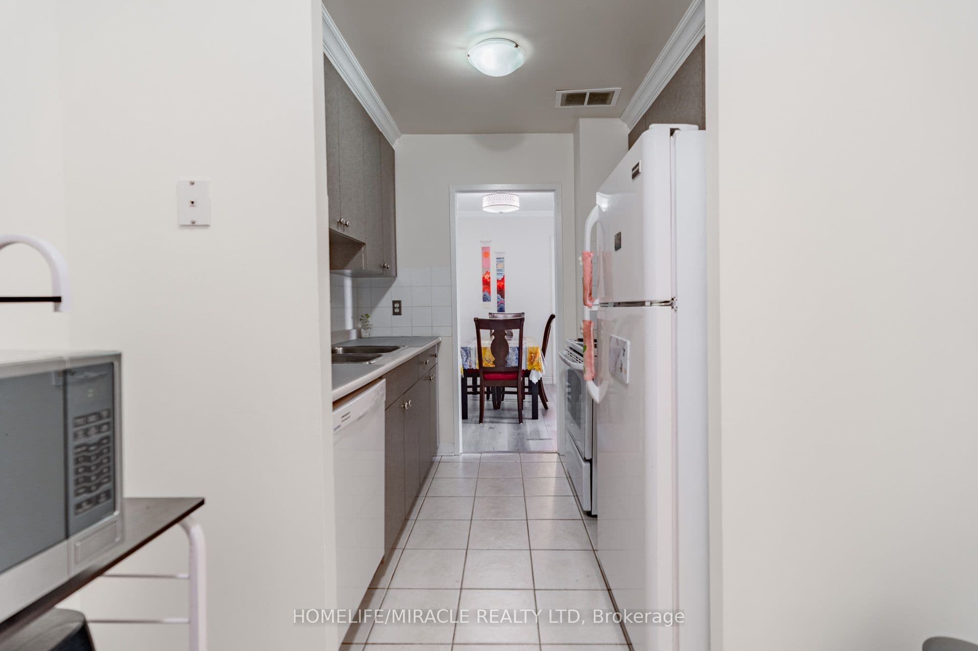 3025 Queen Frederica Drive #807 — photograph 5