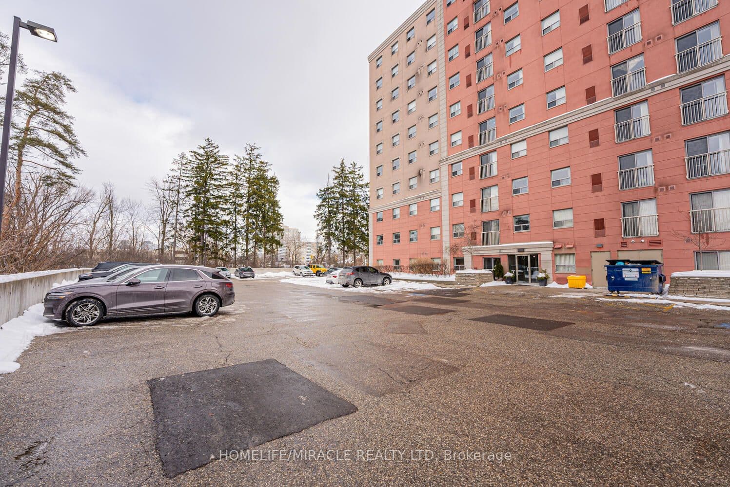 274 Erb Street #610 — photograph 2