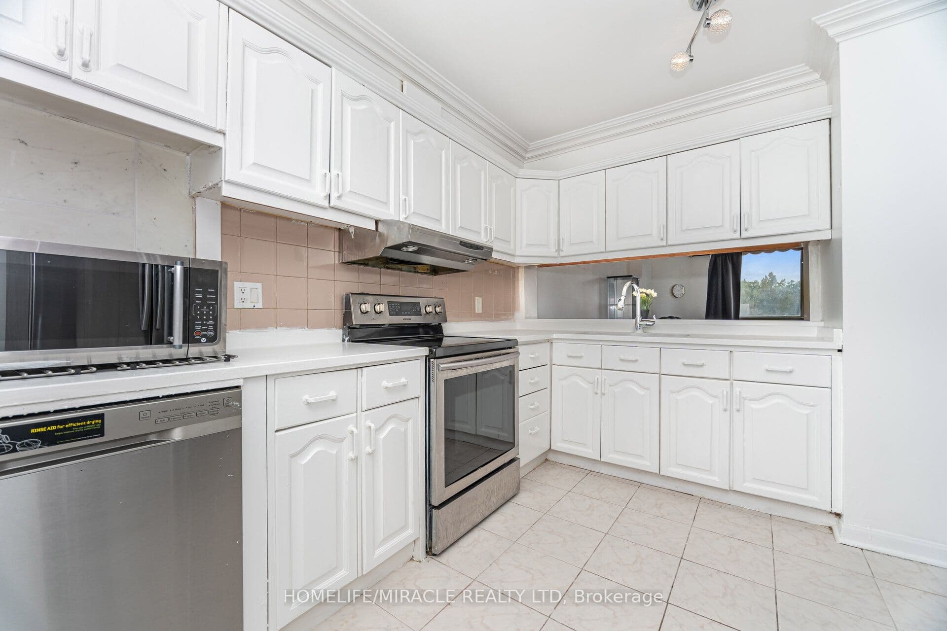 236 Albion Road #208 — photograph 4