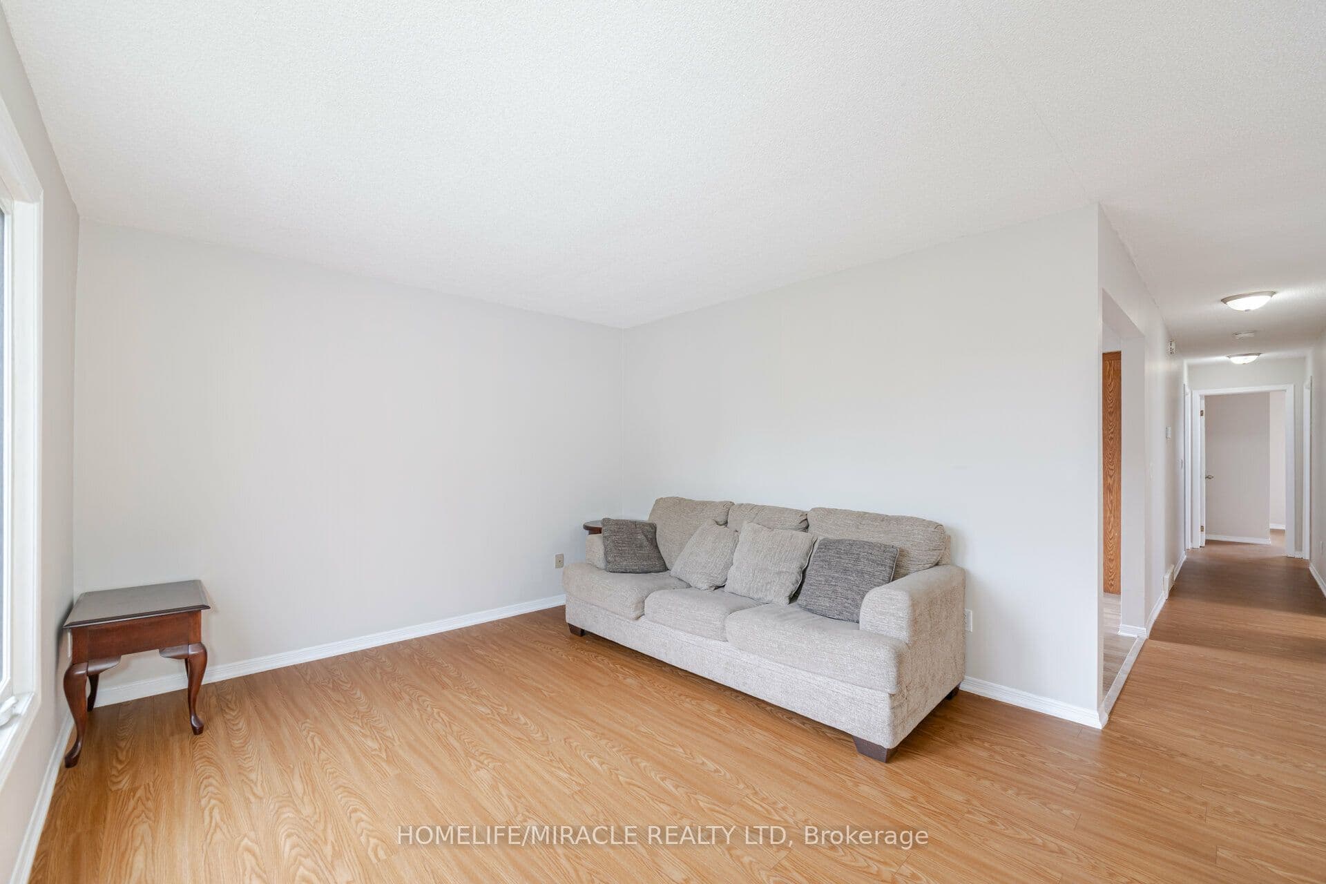36 Poplar Crescent #upper — photograph 5