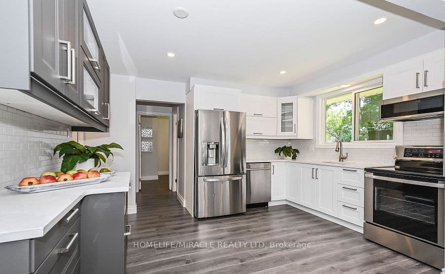 146 Coach Hill Drive — photograph 2