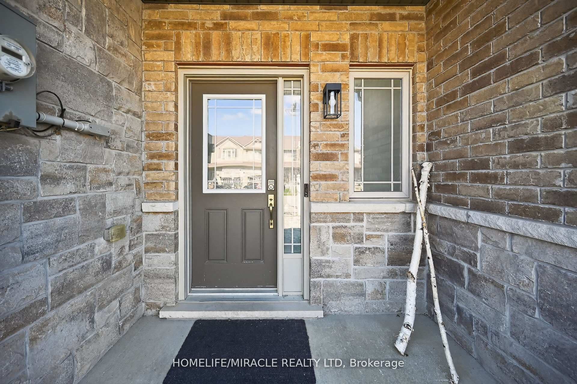 149 Kinsman Drive — photograph 2