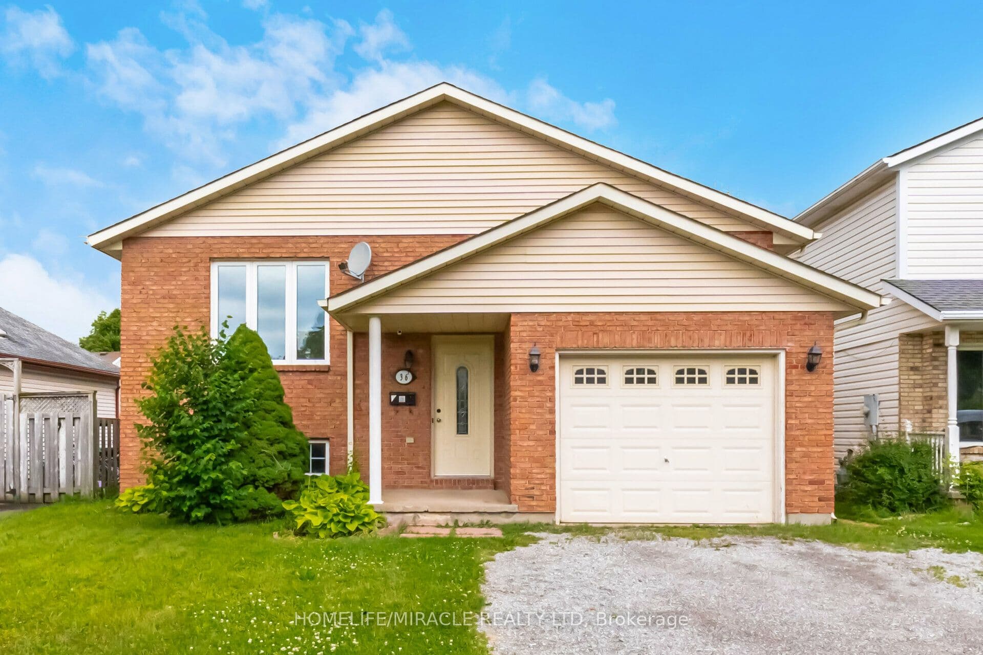 36 Poplar Crescent #upper — featured photograph
