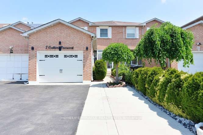 7 Cutters Crescent — photograph 2