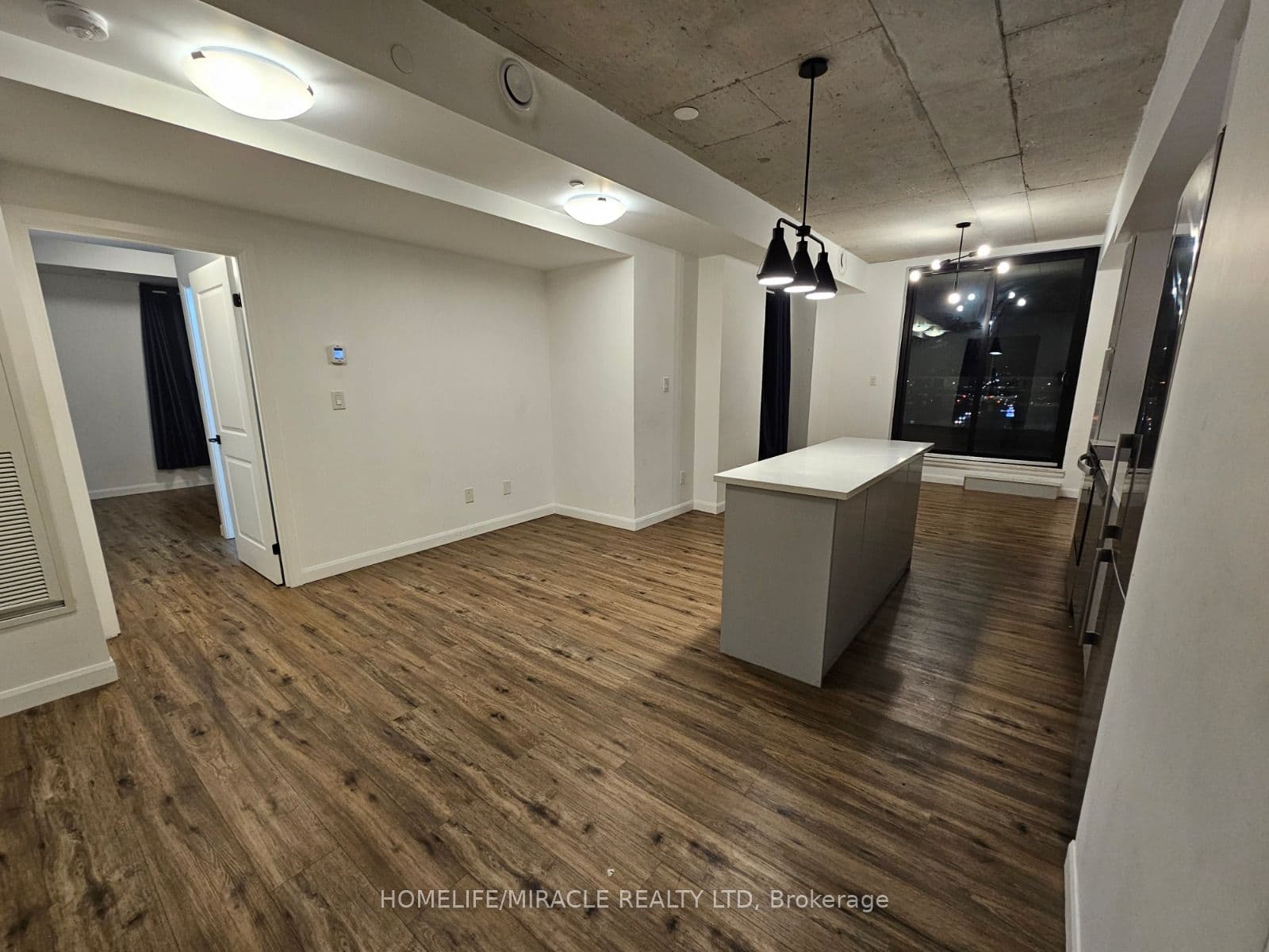 7 Erie Avenue #712 — photograph 3