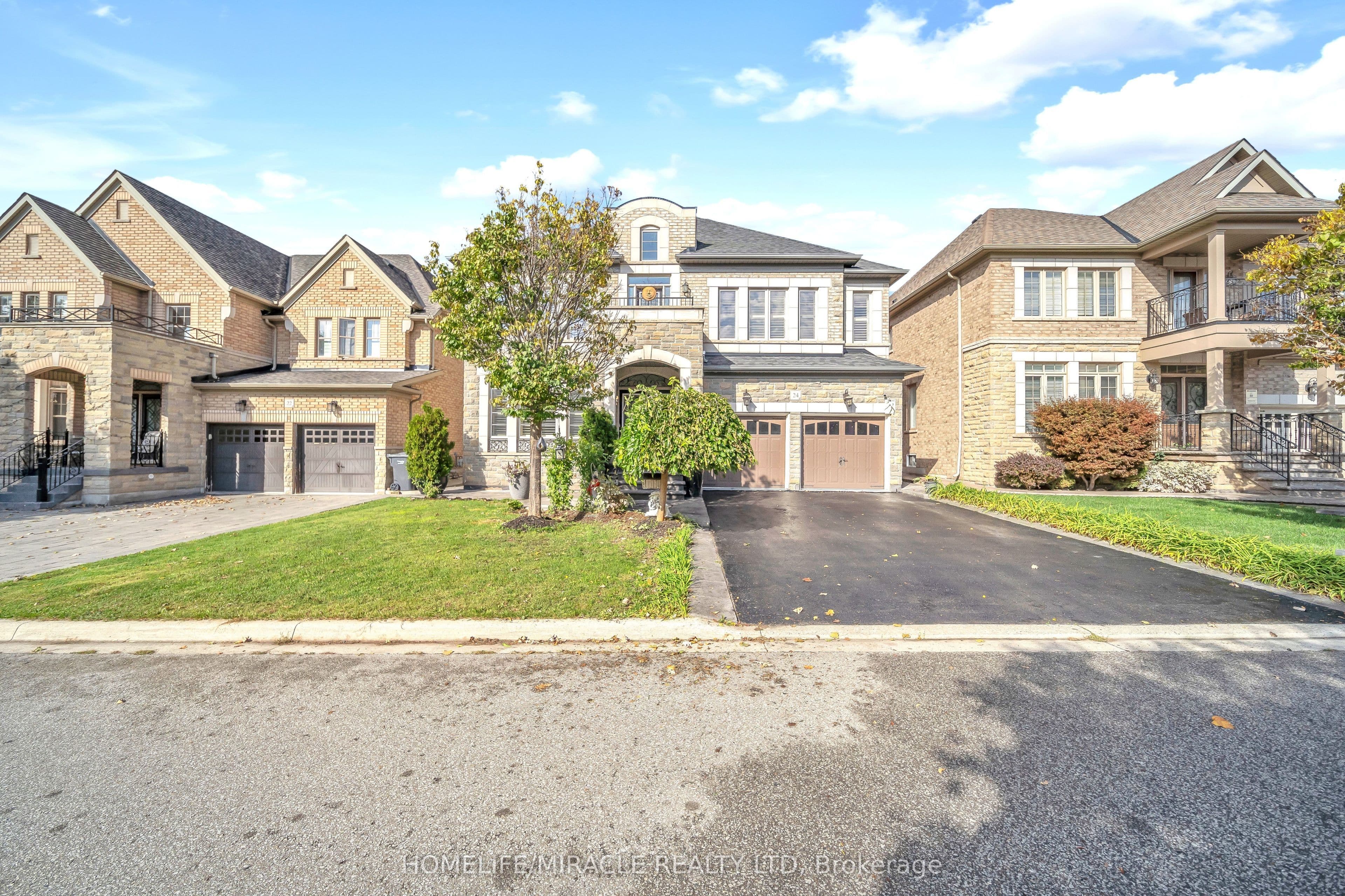 24 Haywood Drive — photograph 2