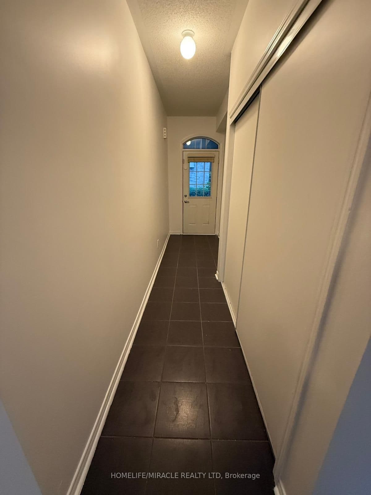 70 Harwood Avenue — photograph 4