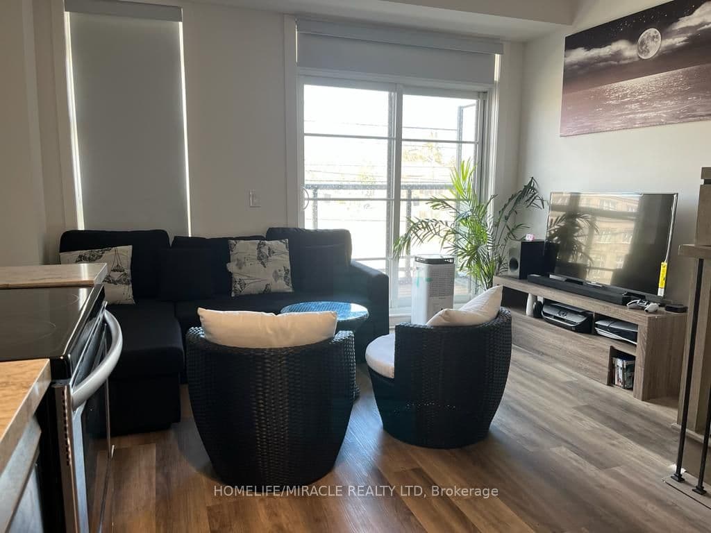 57 Finch Avenue #9 — photograph 4