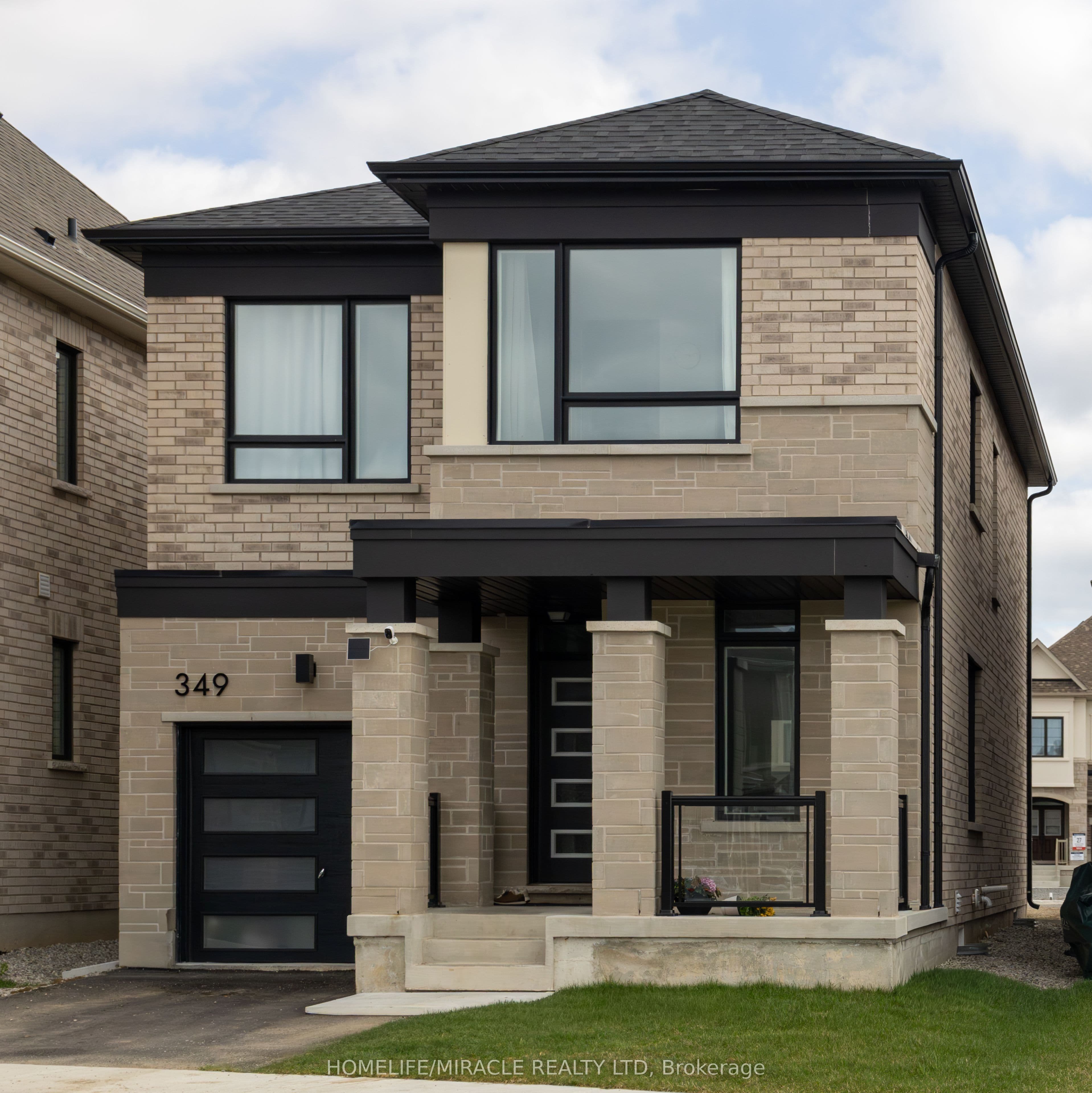 349 Marigold Court — photograph 2