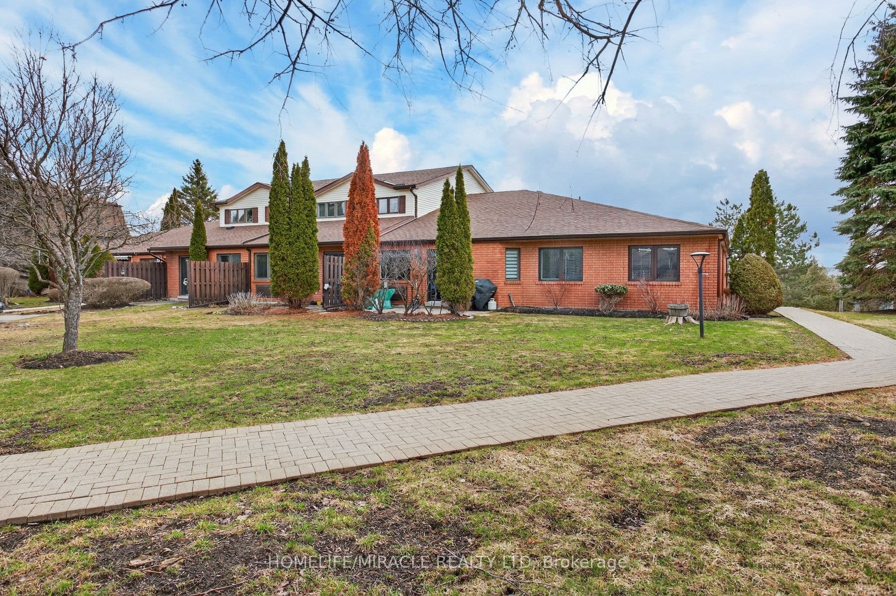 36 Champlain Crescent #32, Peterborough