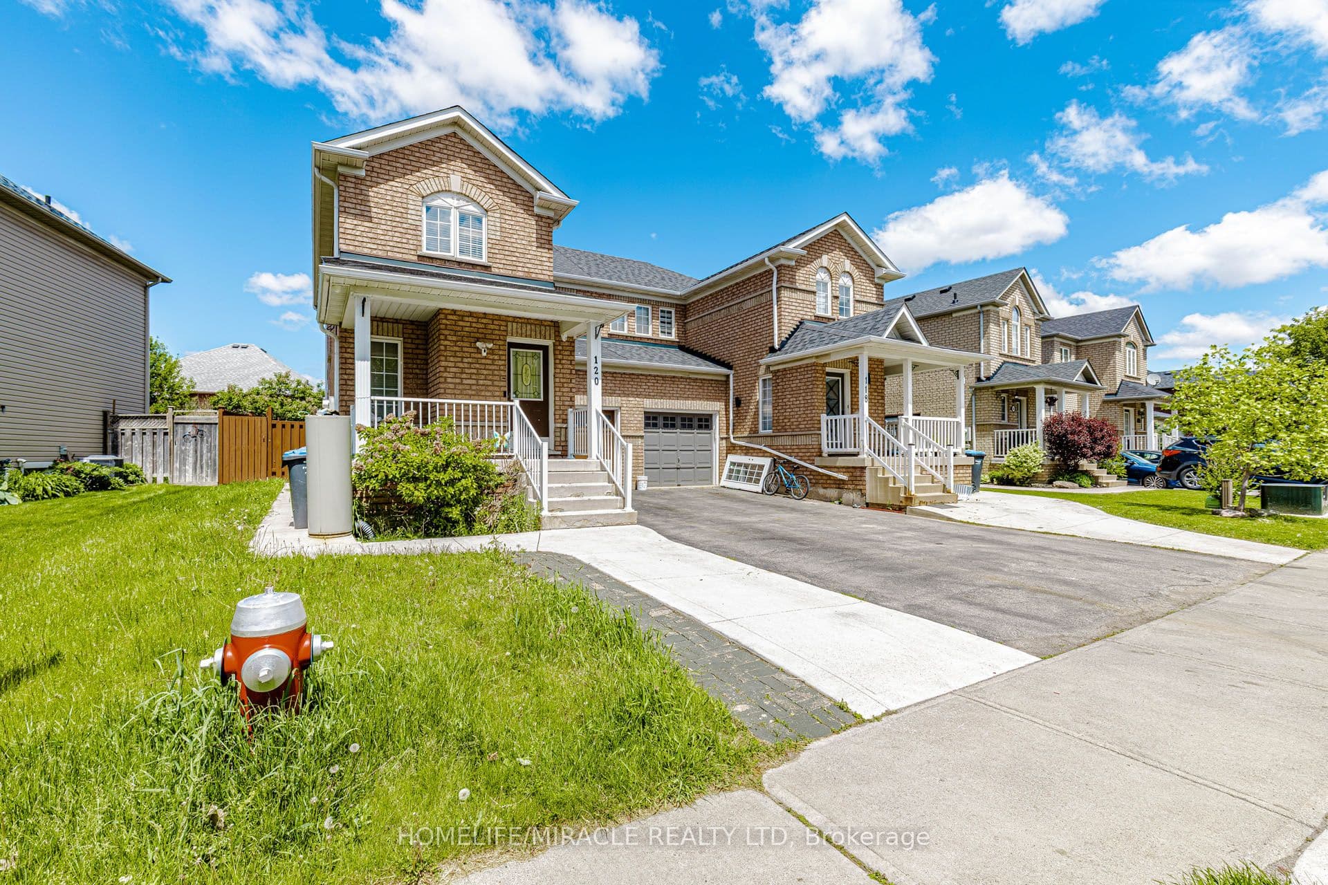 120 Viceroy Crescent — photograph 3