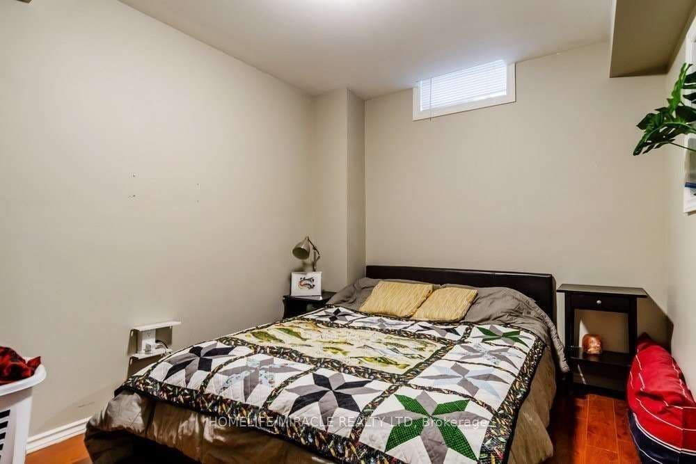 28 Oceanpearl Crescent #Basement — photograph 4