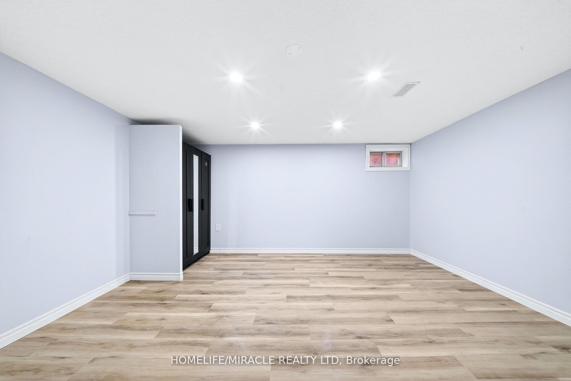 100 West 3rd Street — photograph 3