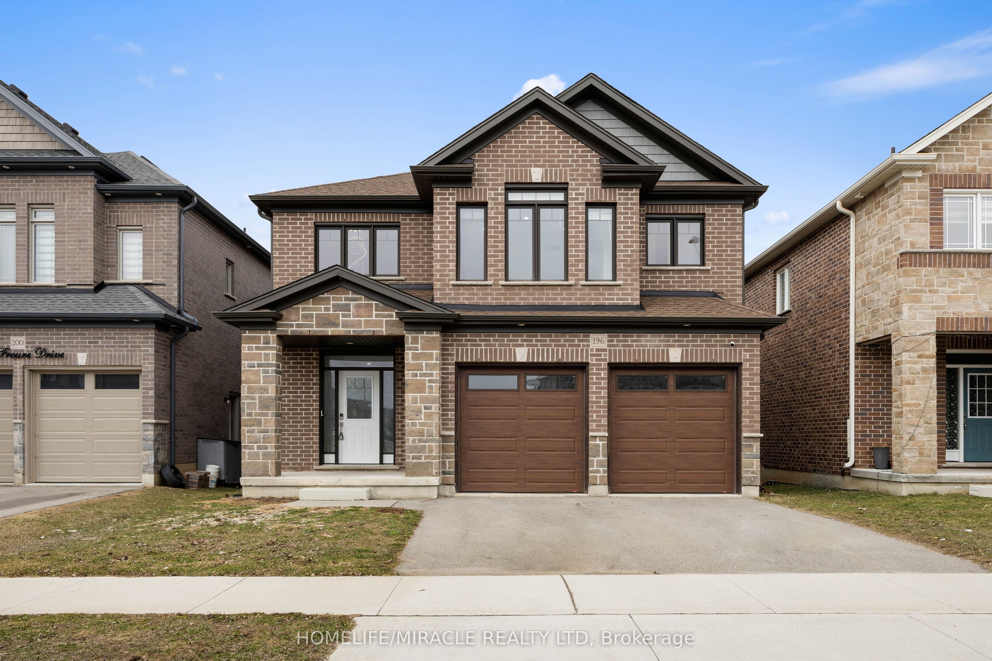 196 Freure Drive — photograph 2