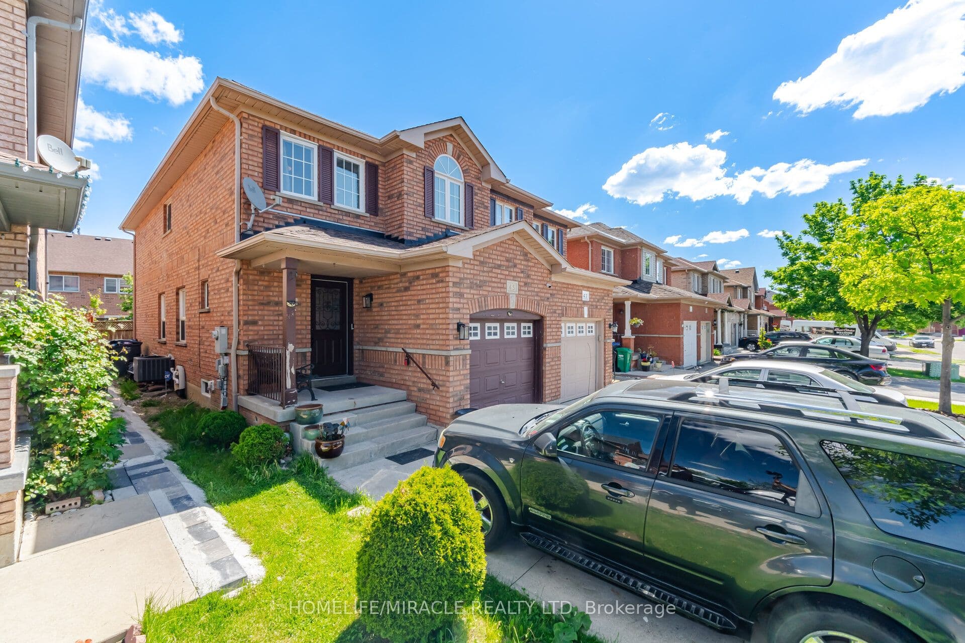 45 Ridgefield Court — photograph 2