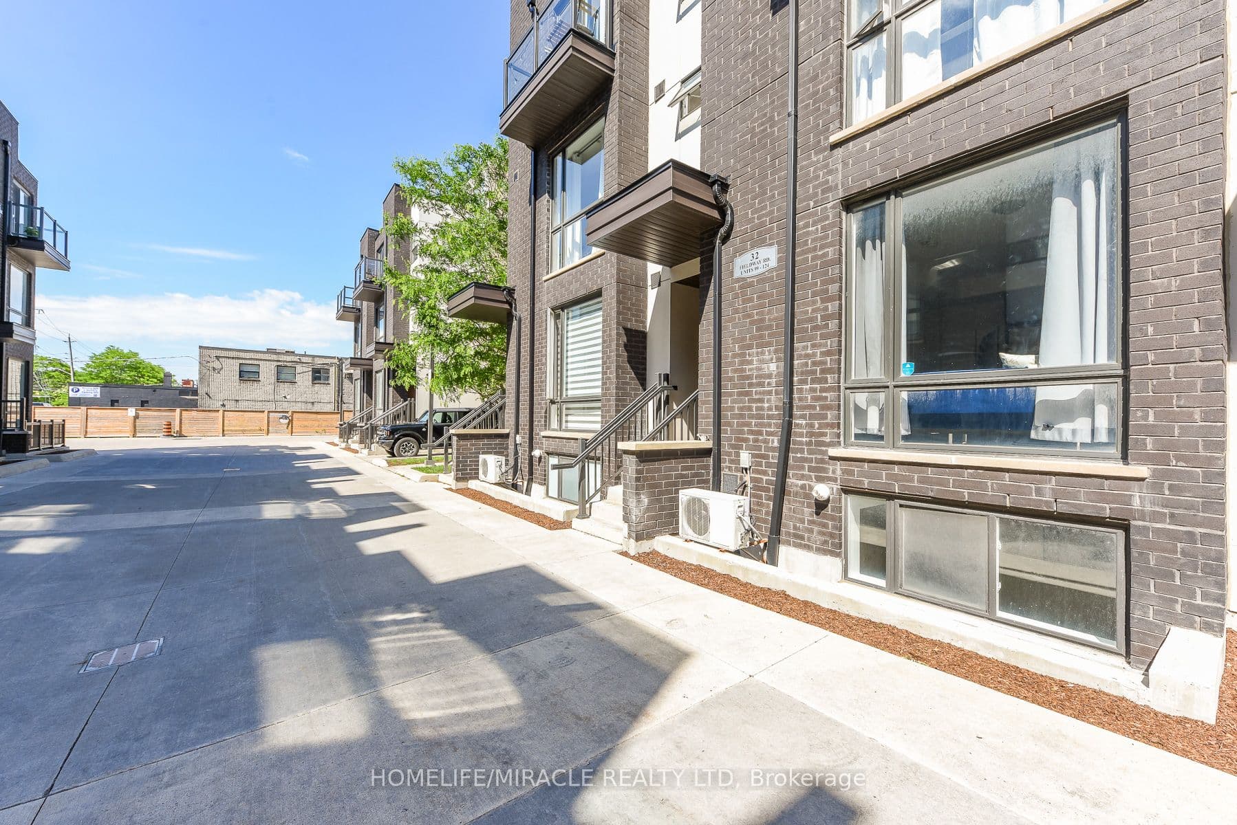 32 Fieldway Road #122 — photograph 4