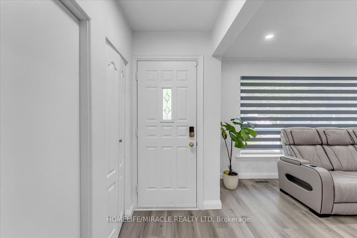 1238 Pharmacy Avenue — photograph 4