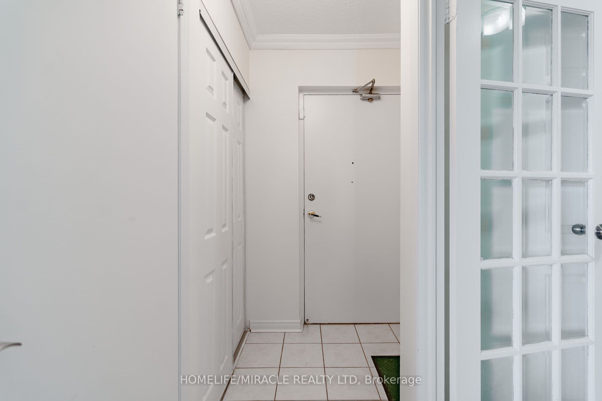 3025 Queen Frederica Drive #807 — photograph 3