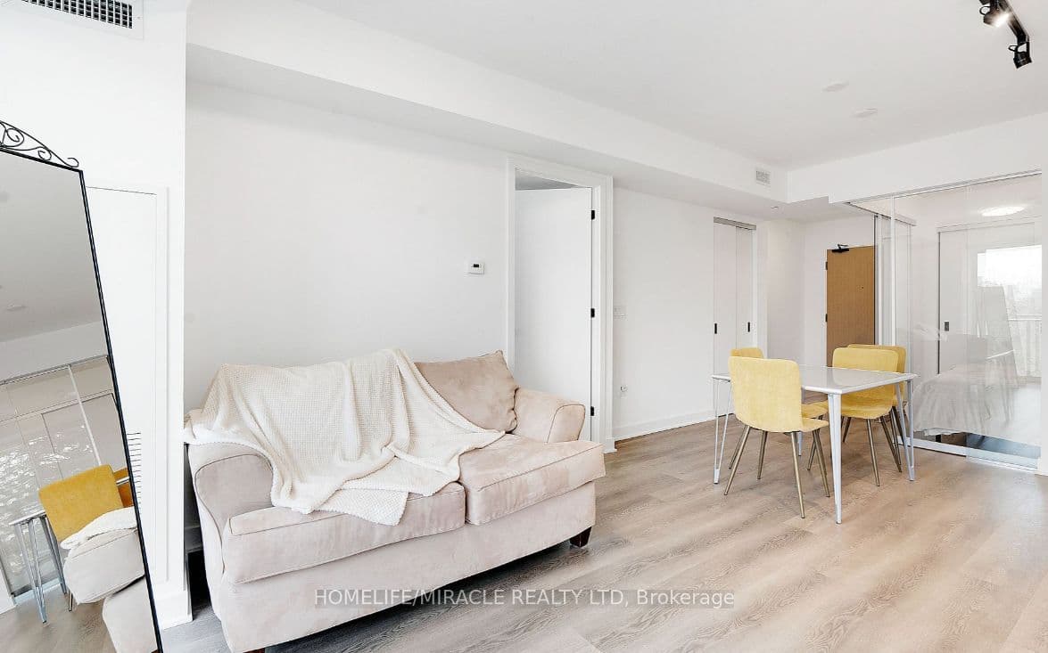 36 Zorra Street #320 — photograph 4