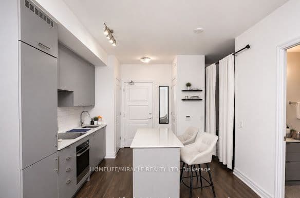 36 Elm Drive #1003 — photograph 4