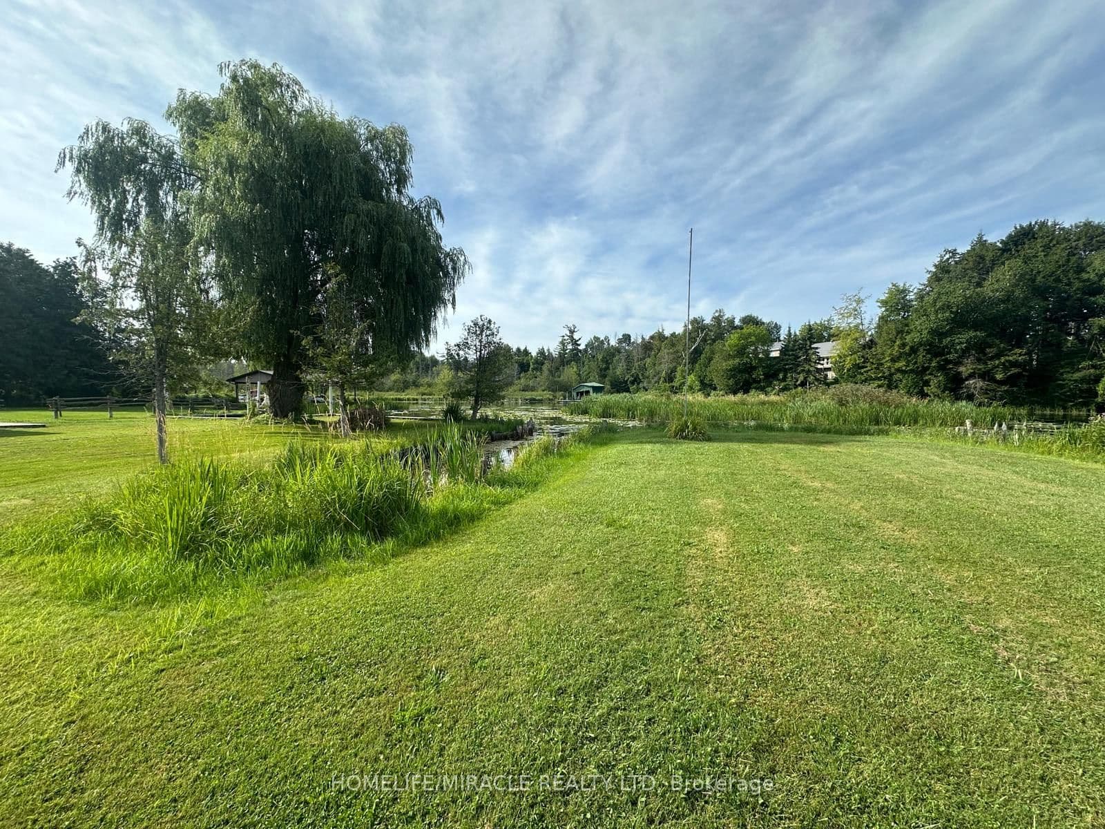164 RIVERBANK Drive — photograph 4