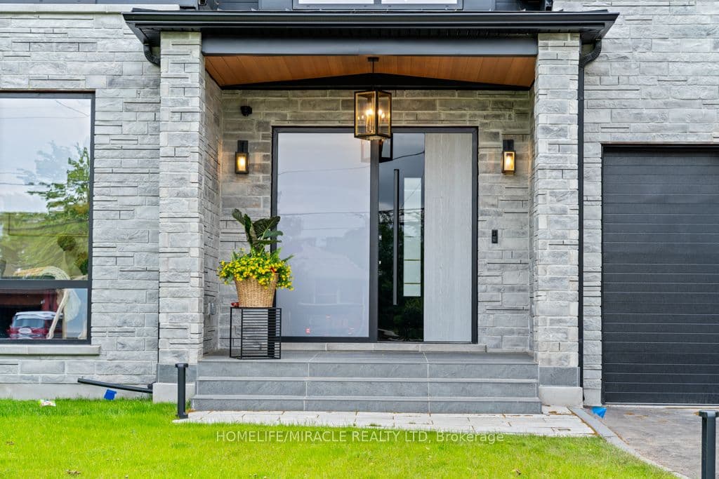 282 Maurice Drive — photograph 5