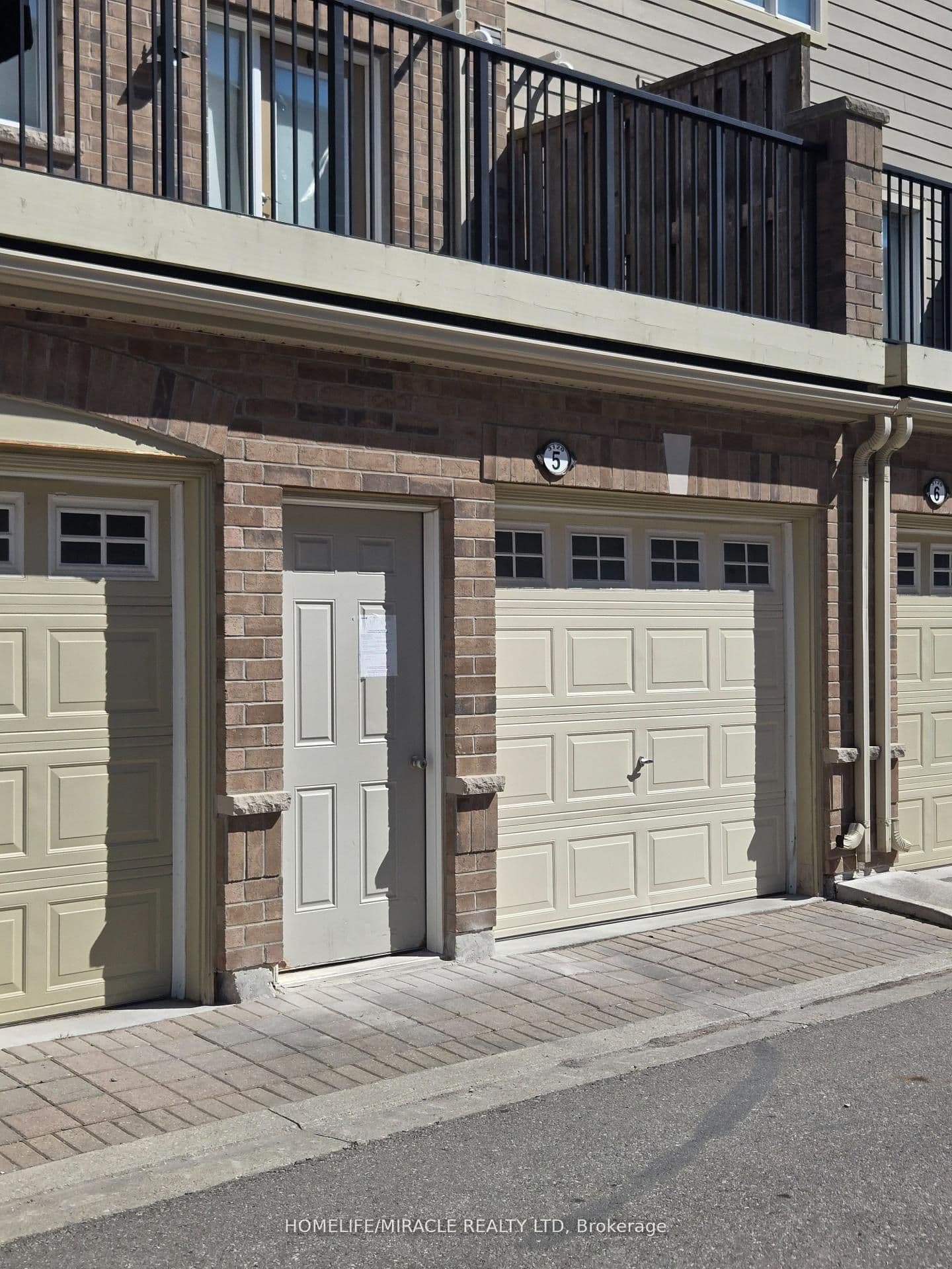 3120 Boxford Crescent #5 — photograph 3