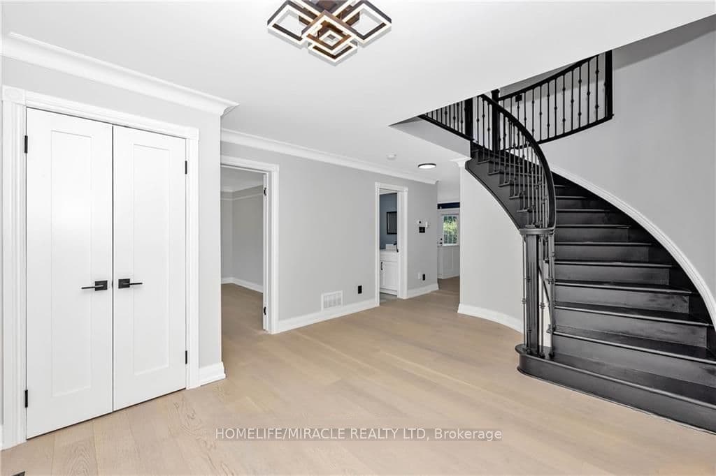 141 Kerry Hill Crescent — photograph 5