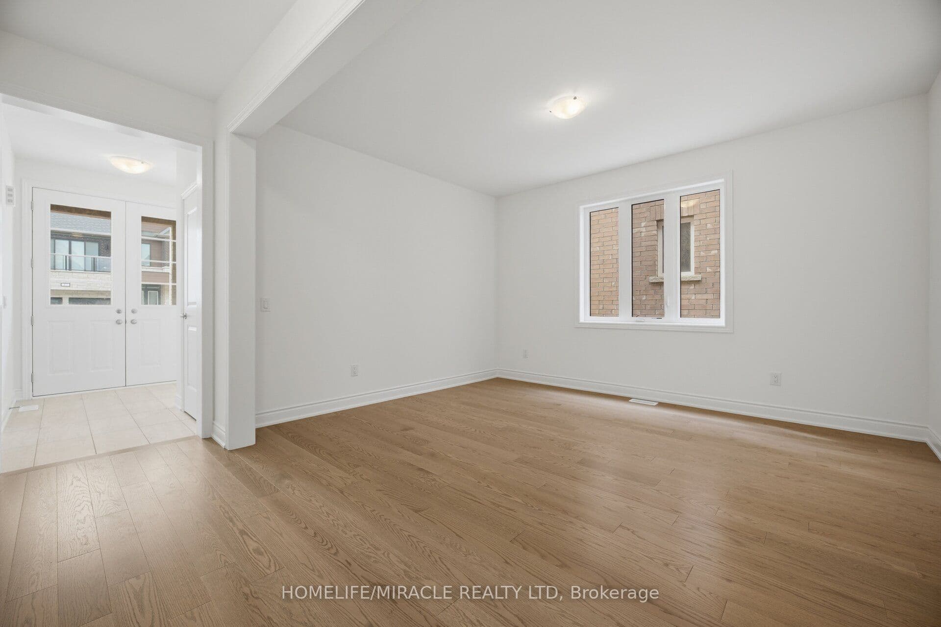 46 Stratford Drive — photograph 4