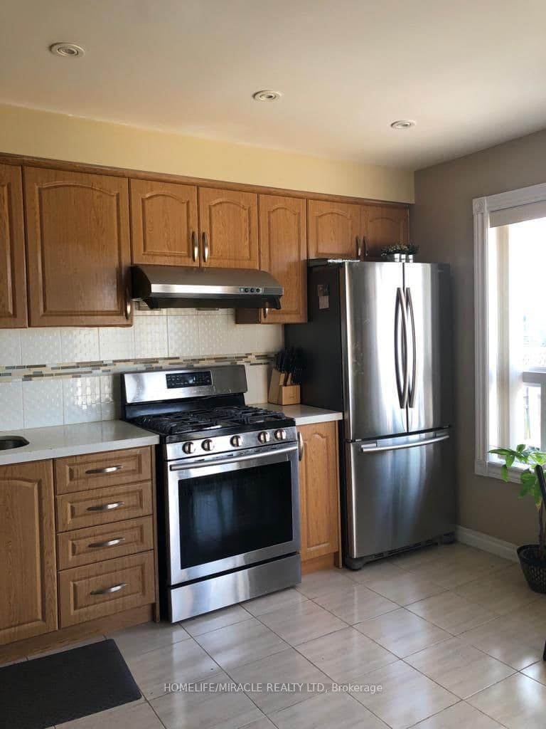 144 Robbinstone Drive — photograph 2