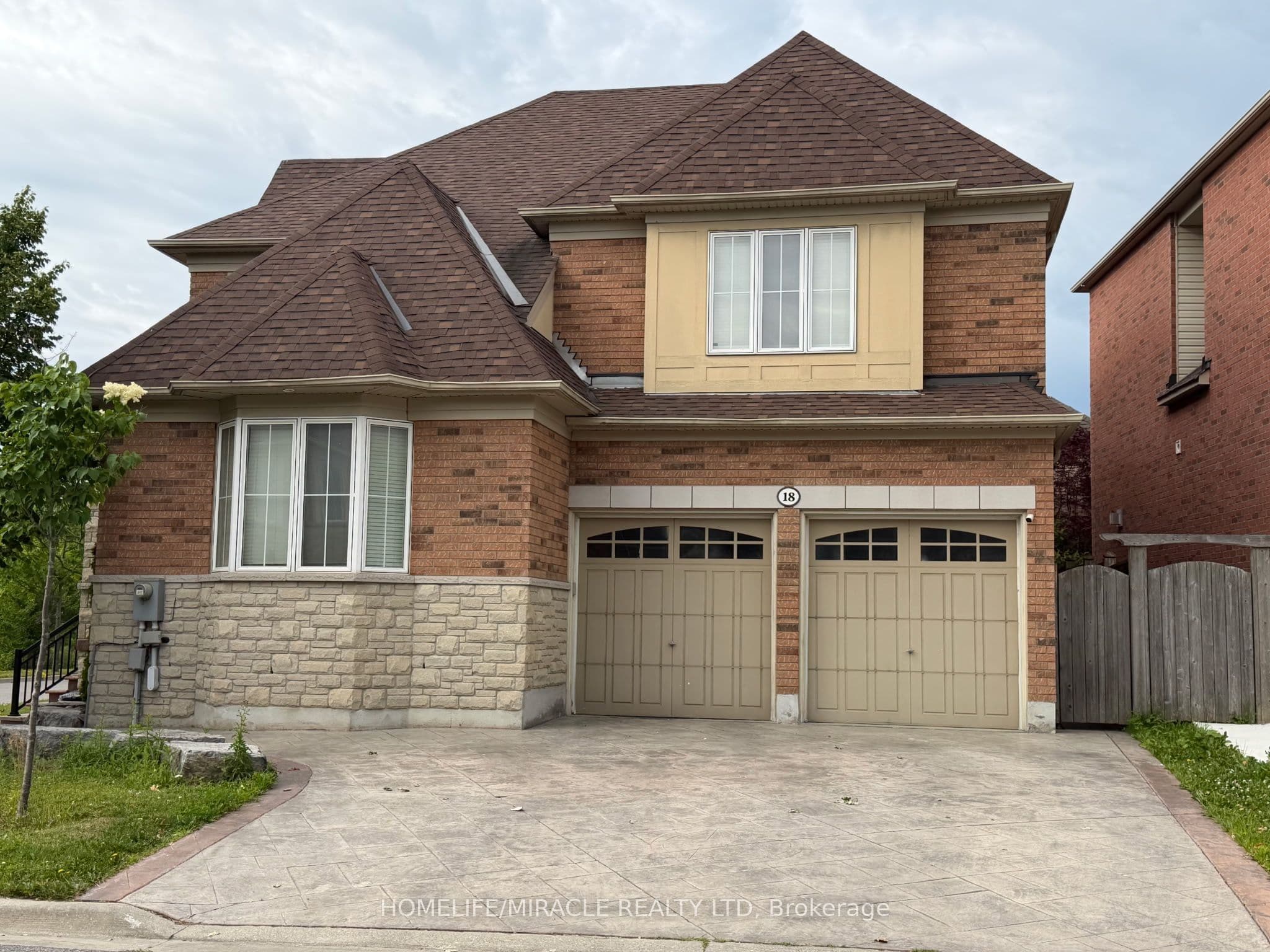 18 Portelli Crescent — featured photograph